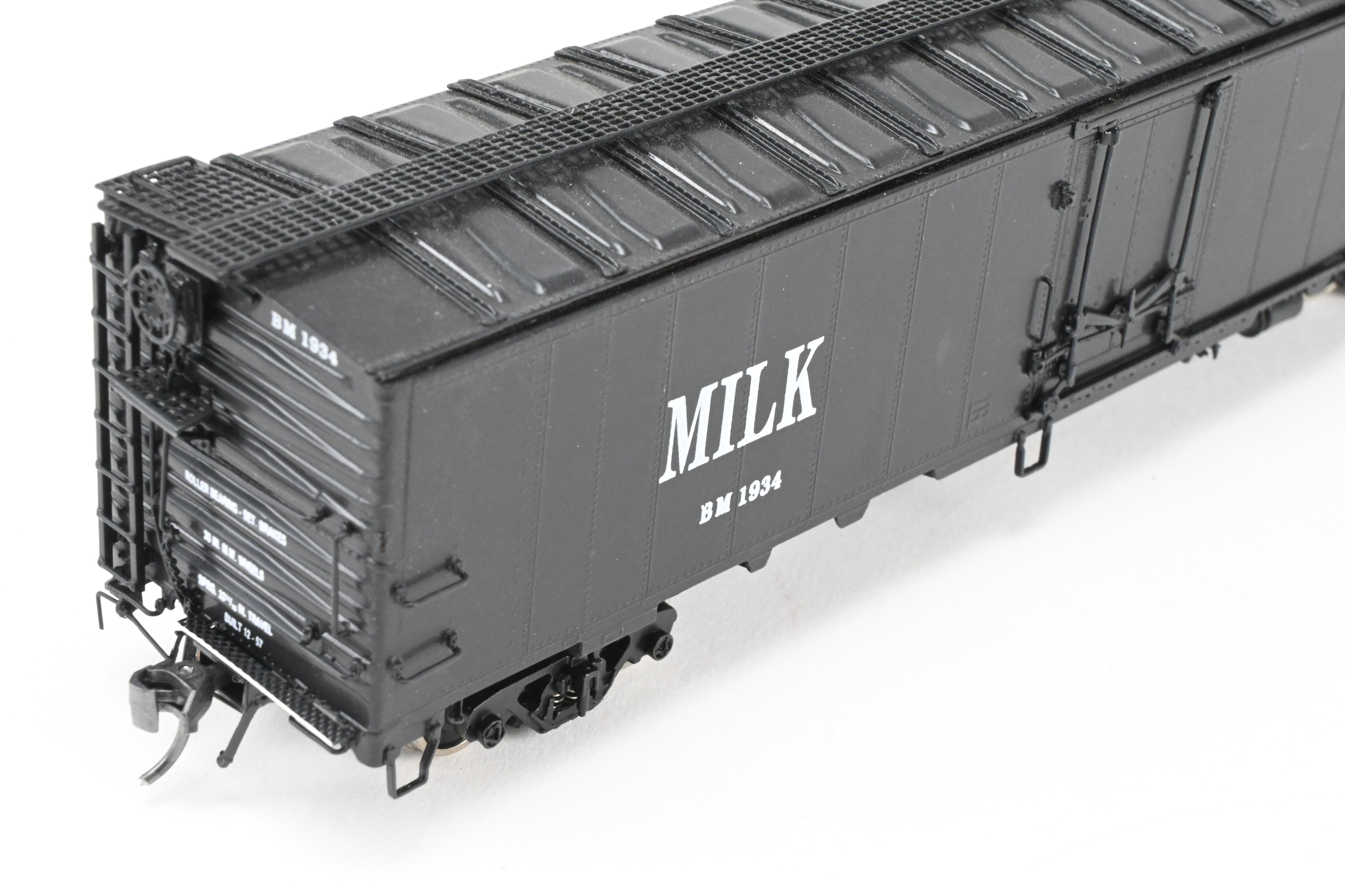 HO Scale Brass CIL - Challenger Imports Boston & Maine 52-Foot Steel Milk Center Plug Door Freight Car Model No. 1934