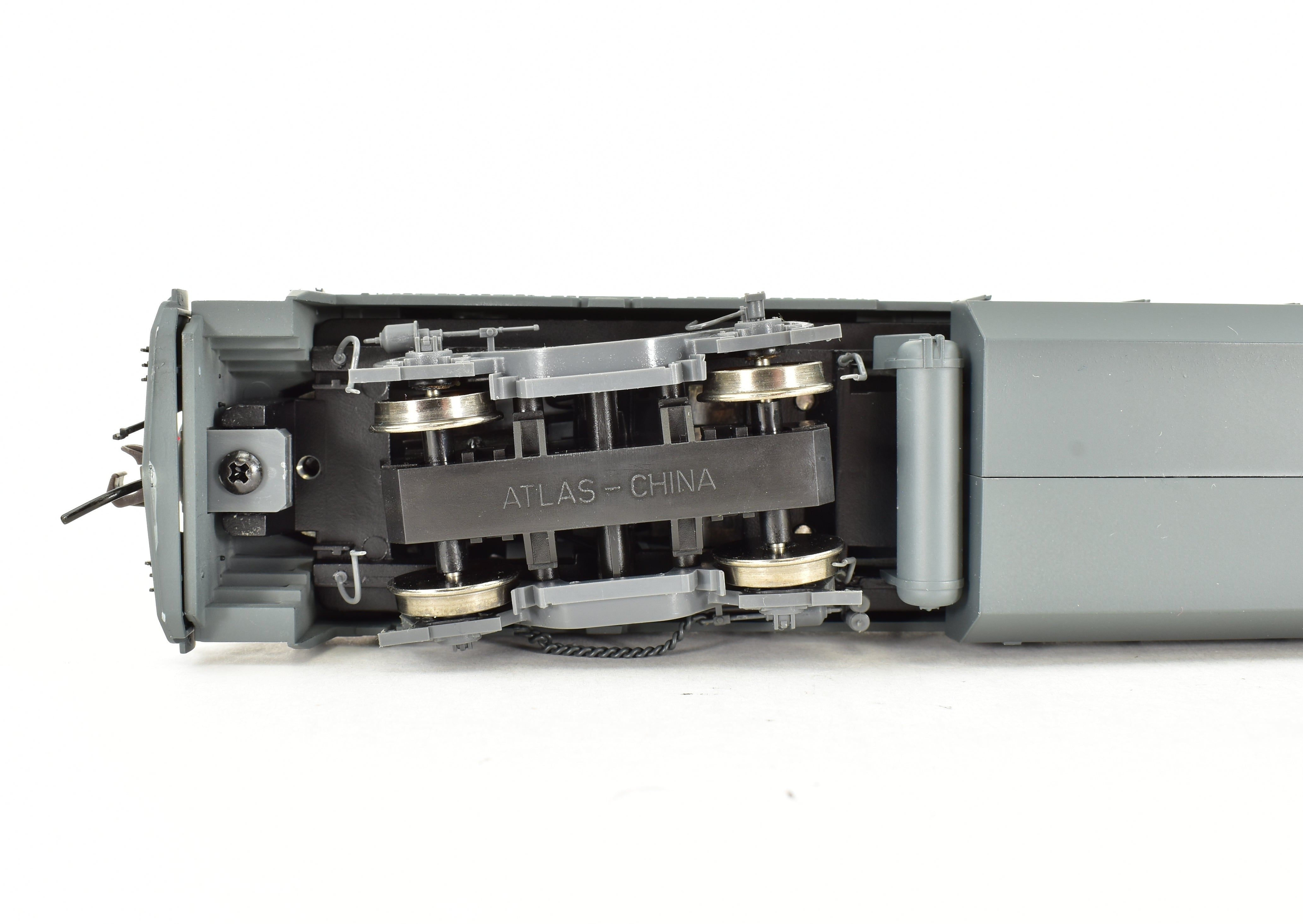 HO Scale Atlas Master Series Cotton Belt GE Dash 8 - 40B Model Train Locomotive No. 8057