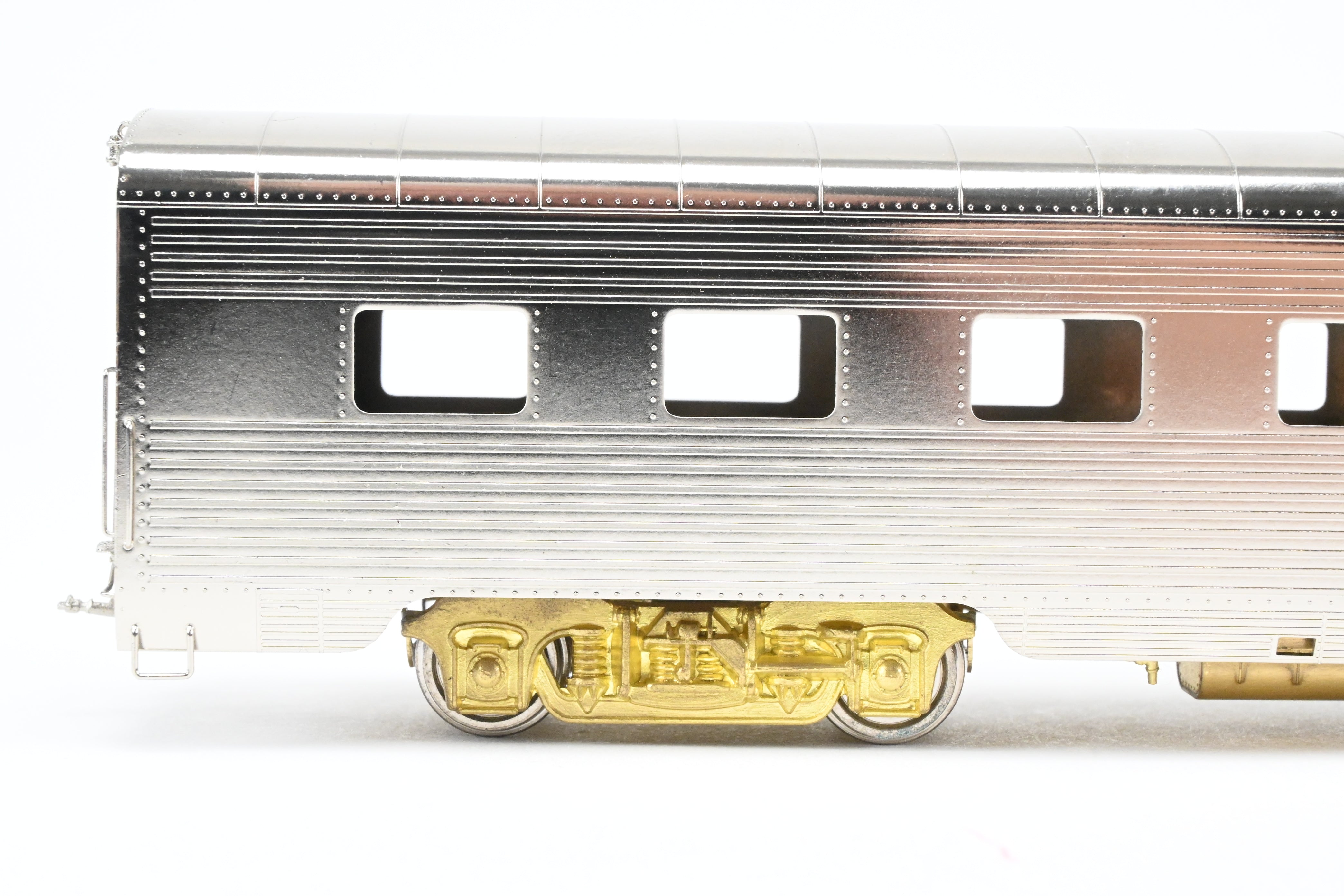 HO Scale Brass Cascade Models AT&SF - Santa Fe ACF Palm Series 11 Bedroom Sleeper Train Model With Skirts