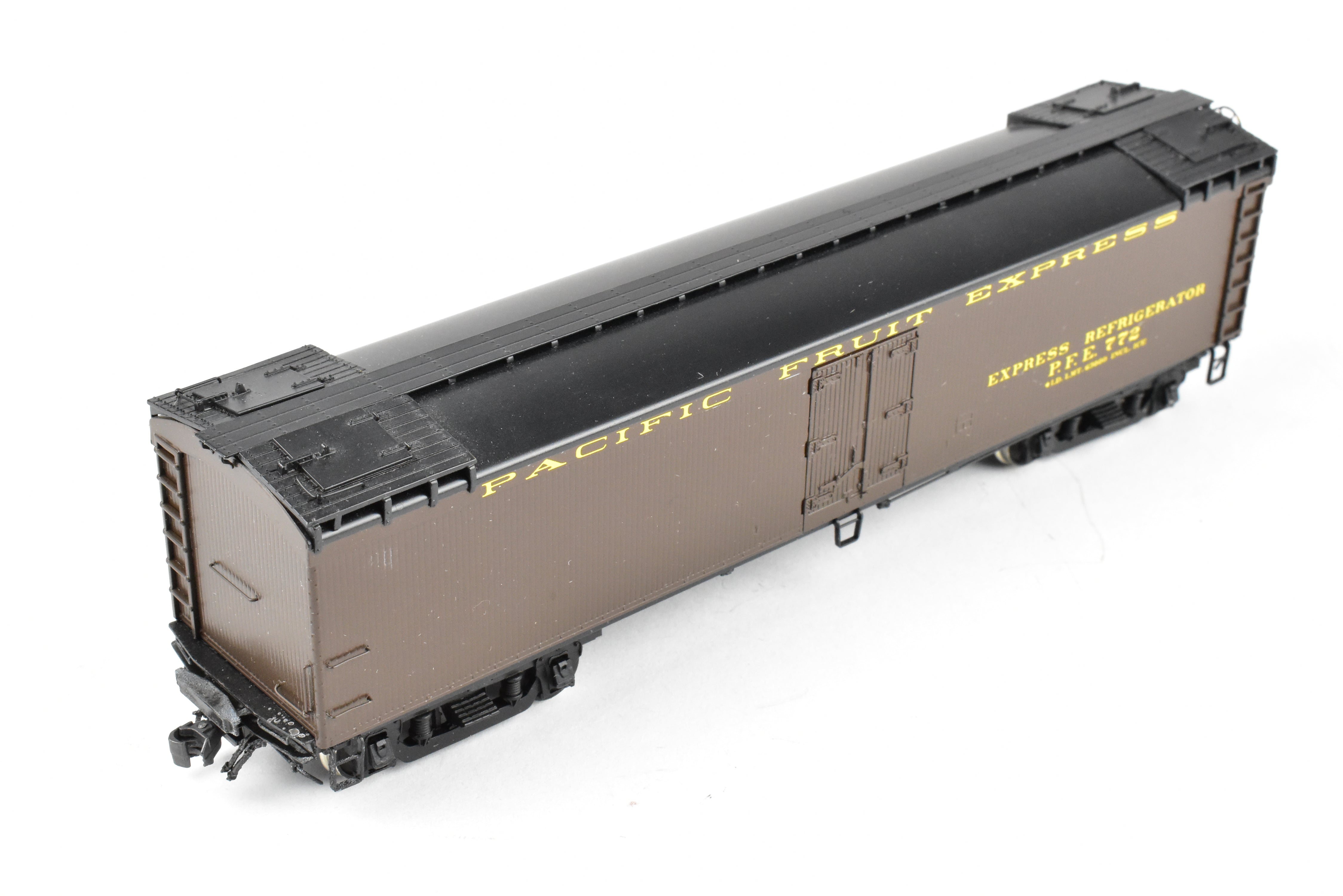 HO Brass WP Car Corp. PFE Pacific Fruit Express Reefer No. 772 Factory Painted