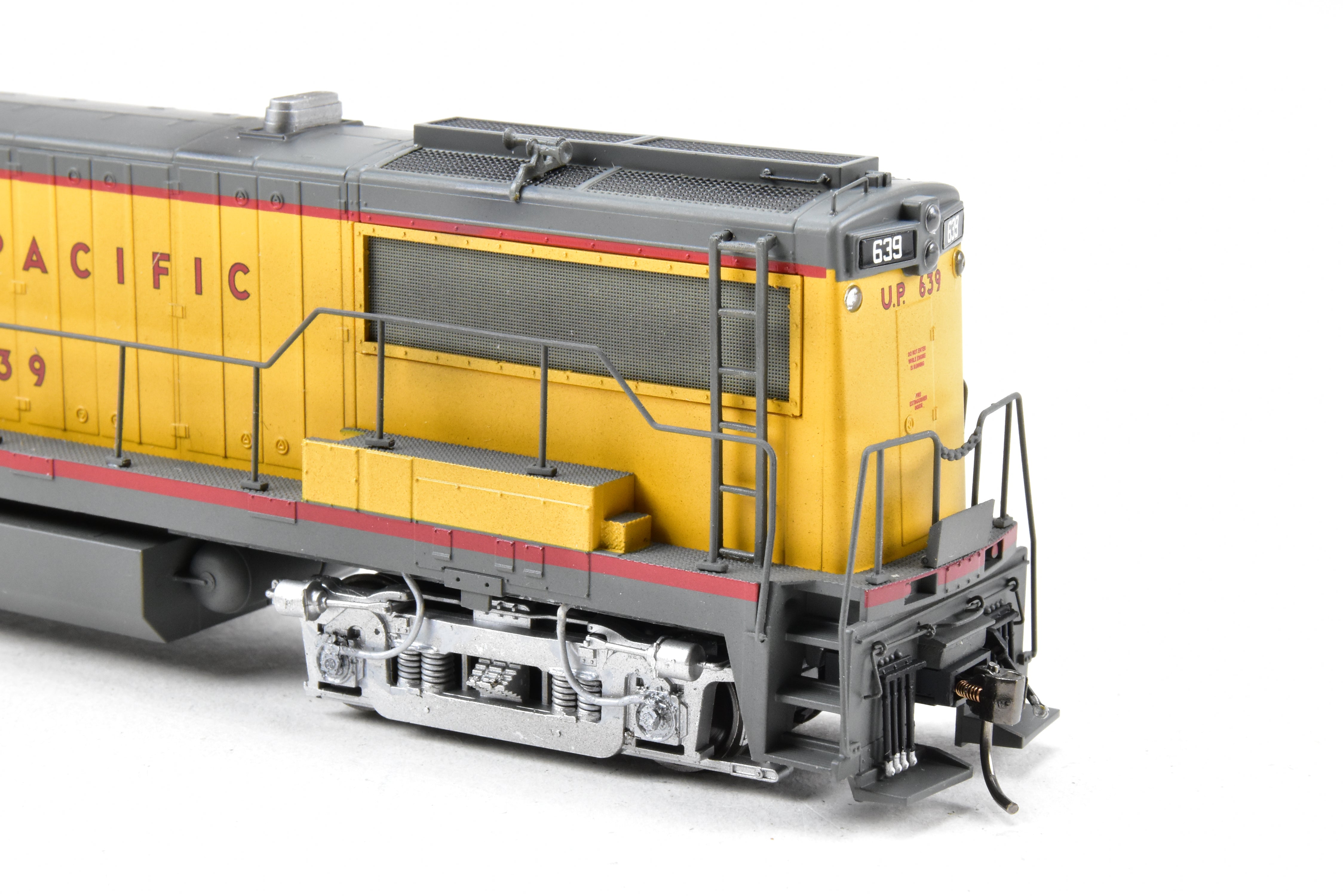 HO Scale Con Bowser Executive Series Union Pacific GE U25B Locomotive Model with ESU DCC & Sound Function, Featuring FP No. 639 and Weathered Appearance