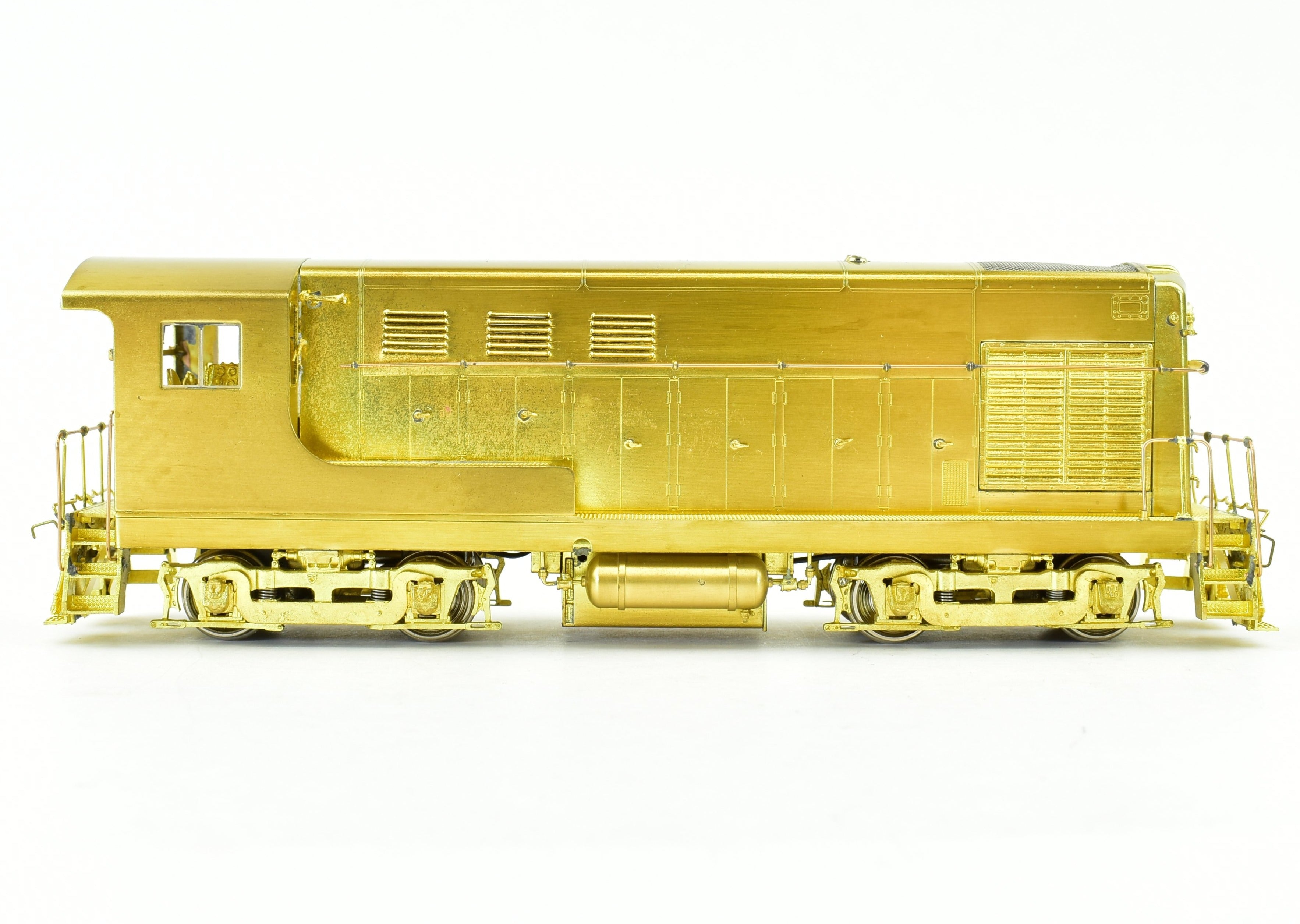 HO Scale Brass Model Train - Overland Models Inc. ATSF/NYC - Santa Fe/New York Central Fairbanks Morse FM H - 12 - 44 Locomotive with Cab Overhang
