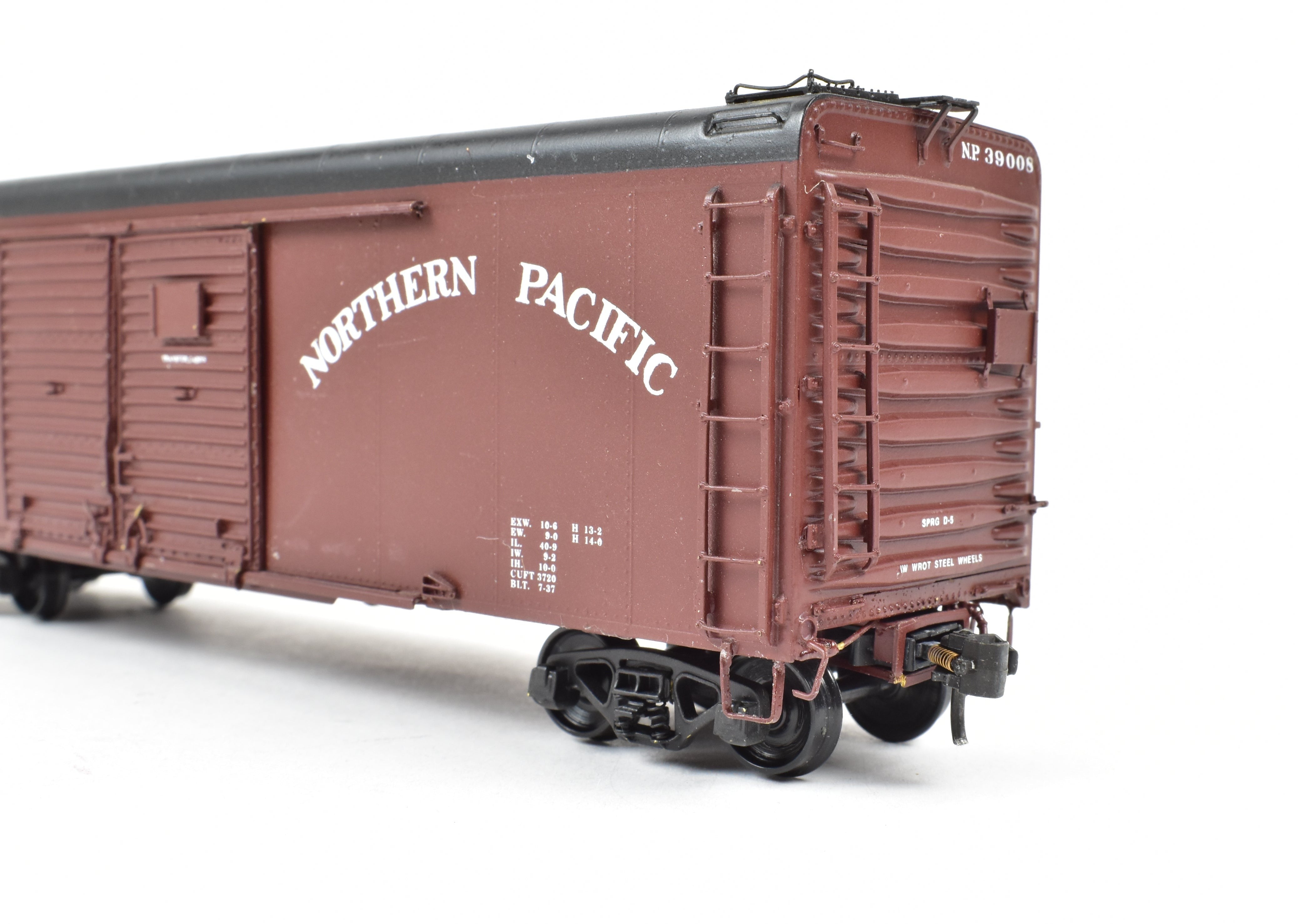 HO Scale Brass NP - Northern Pacific 40' Round Roof Painted Auto Box Car by W&R Enterprises