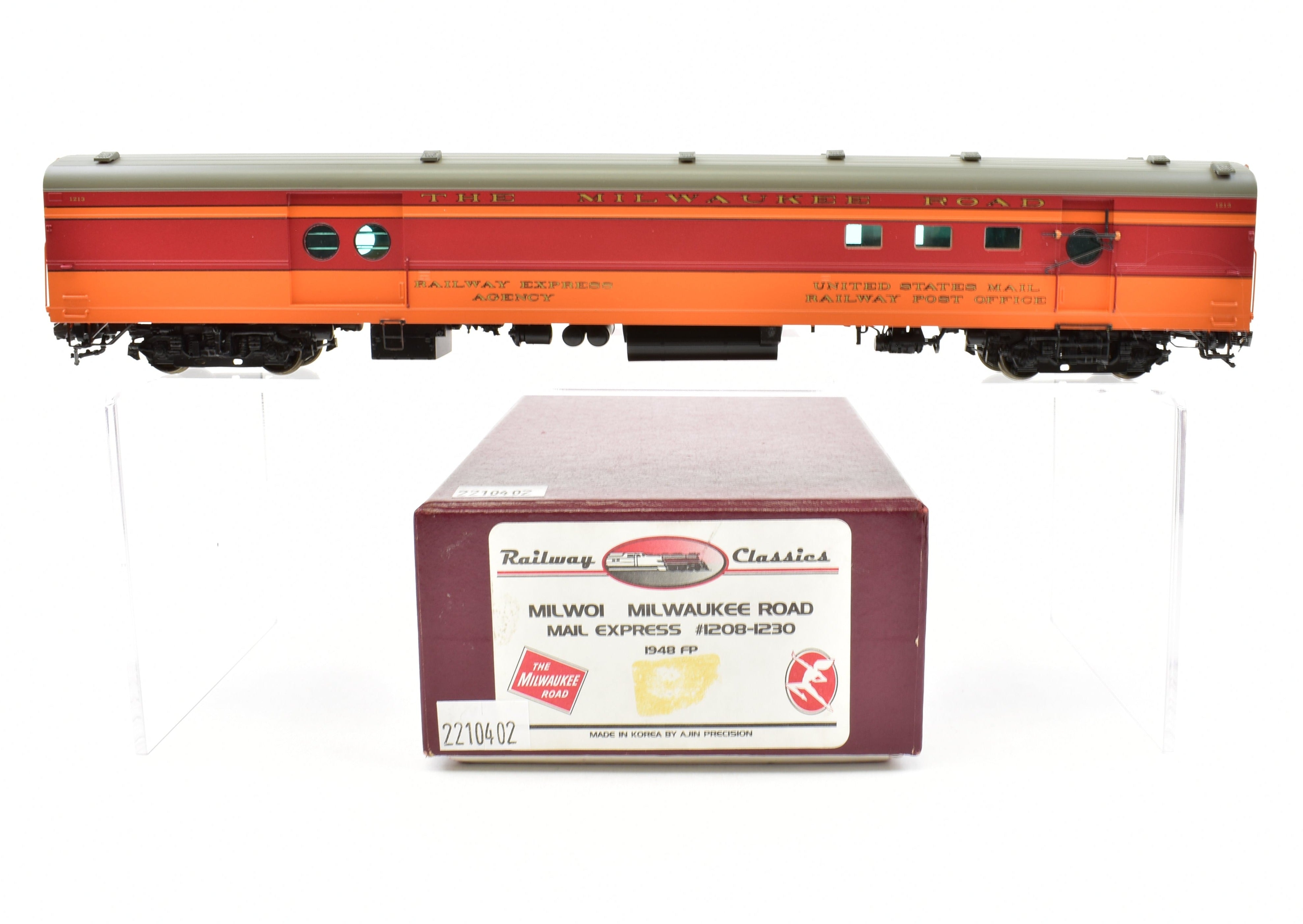 High - Quality HO Scale Brass Railway Classics Milwaukee Road Mail Express Car, Factory - Painted with Road Number 1213 from the 1948 Hiawatha Scheme
