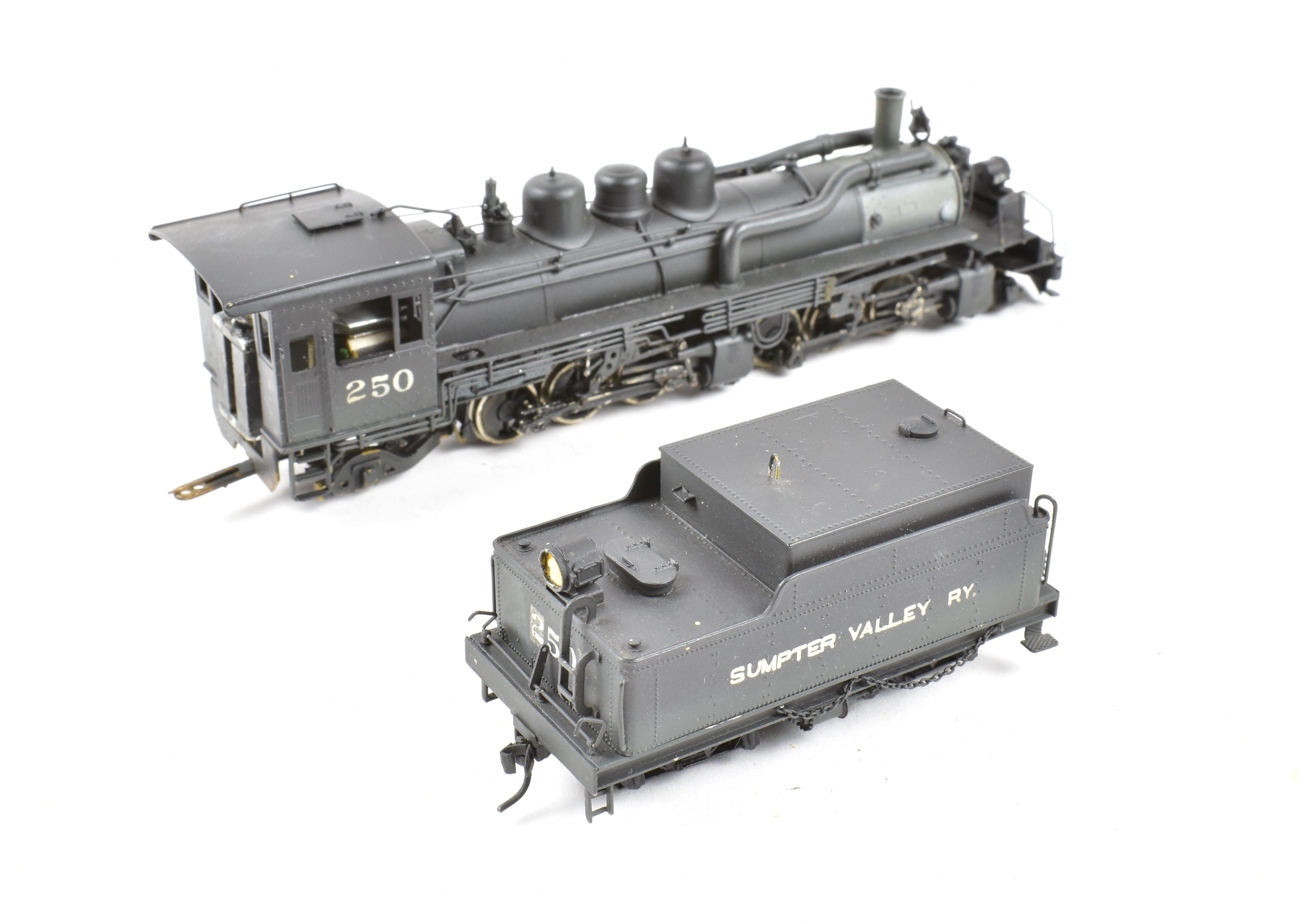 HOn3 Scale Brass Pacific Fast Mail (PFM) - United Sumpter Valley No 250 2-6-6-2 Mallet Steam Locomotive Model with Custom Painting