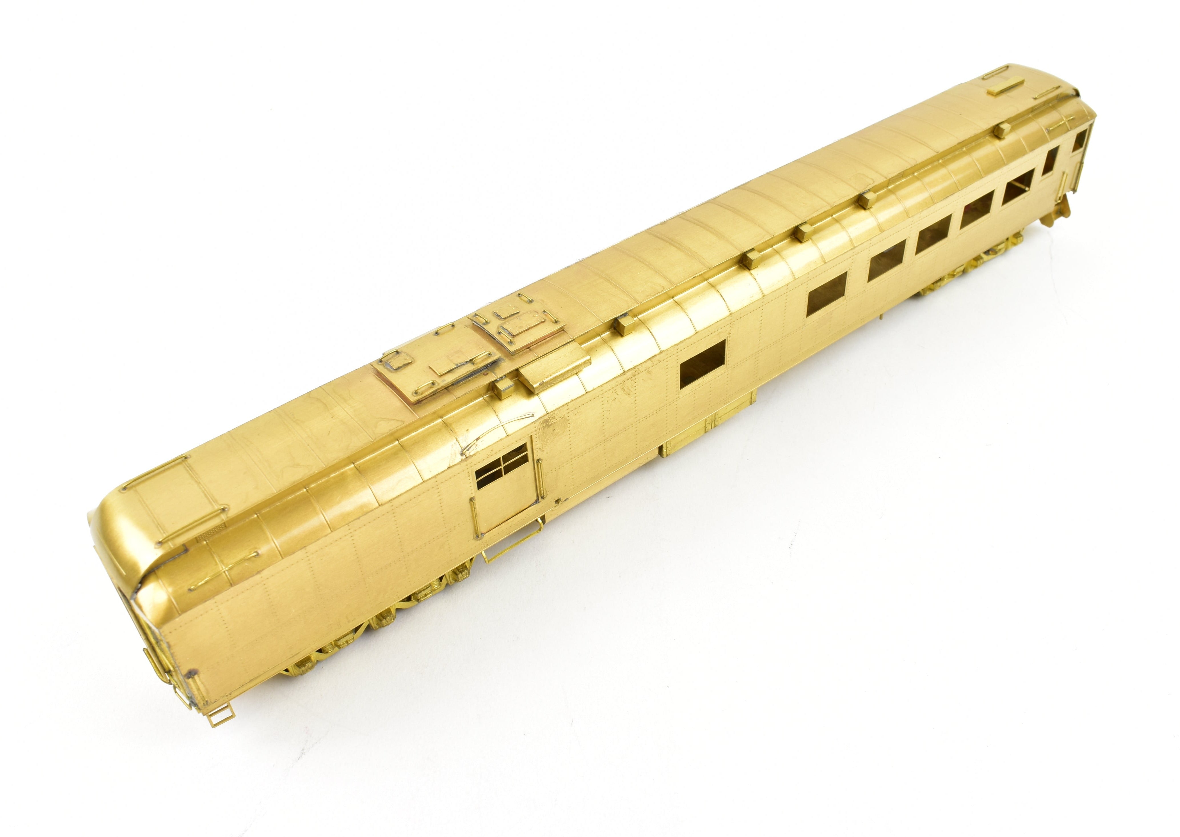 HO Scale Brass Model of Hi - Country Brass ATSF - Santa Fe Heavyweight Baggage Lounge Car #1300