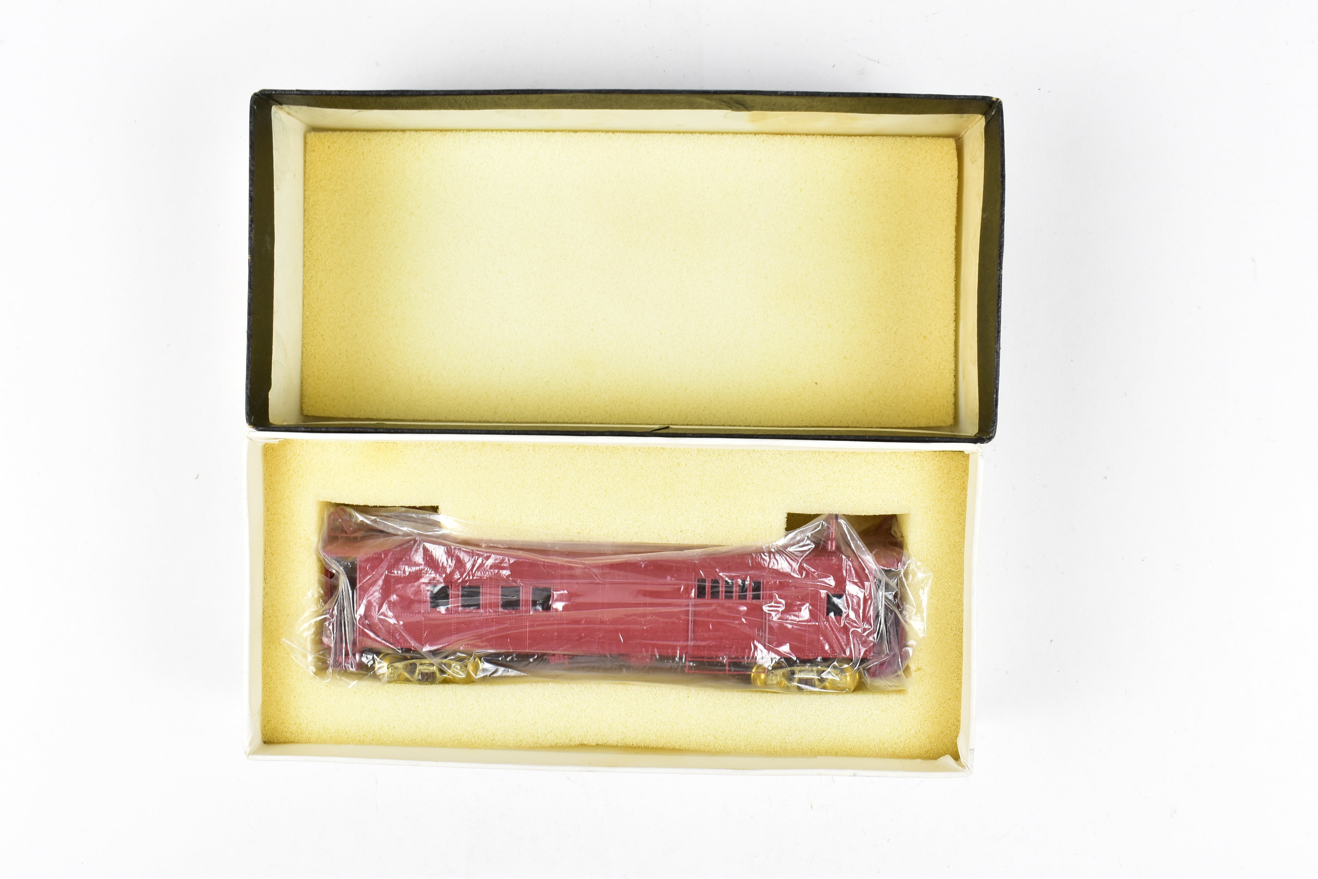 HO Scale Brass Hallmark Models ATSF - Santa Fe Transfer Caboose with Factory - Applied Paint and Unlettered Design