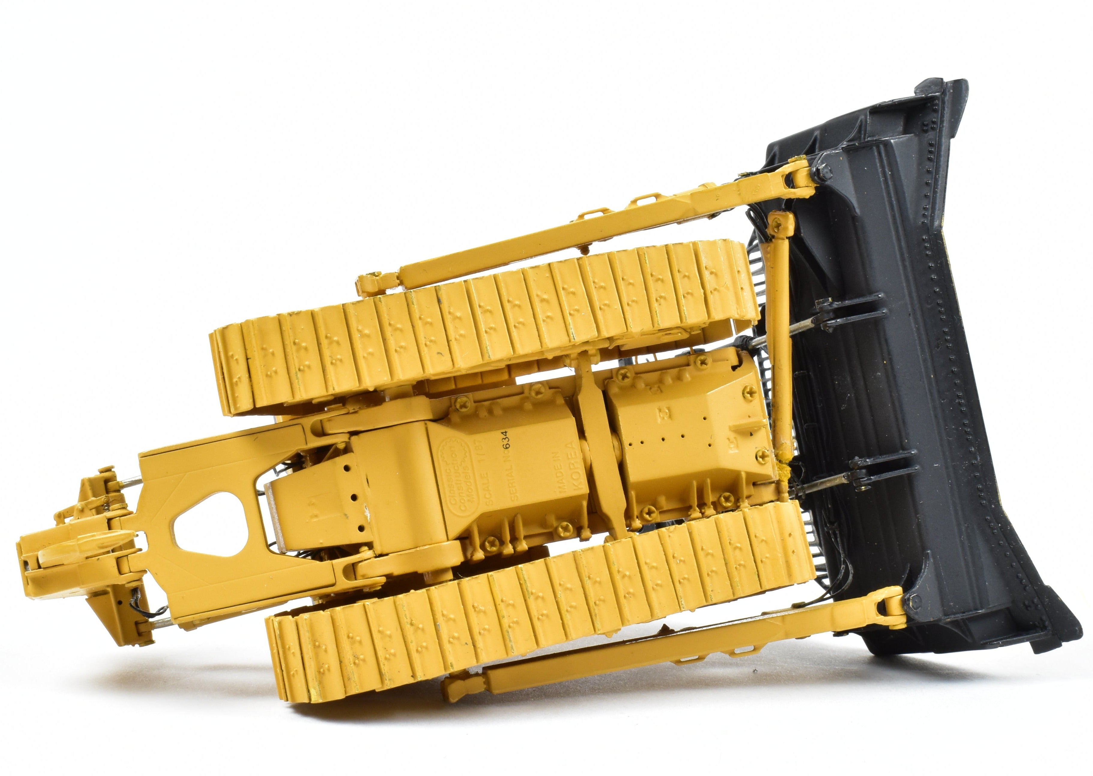 High - Quality HO Scale Brass Construction Model of Caterpillar D11R Track Type Tractor with Factory - Applied Yellow Paint