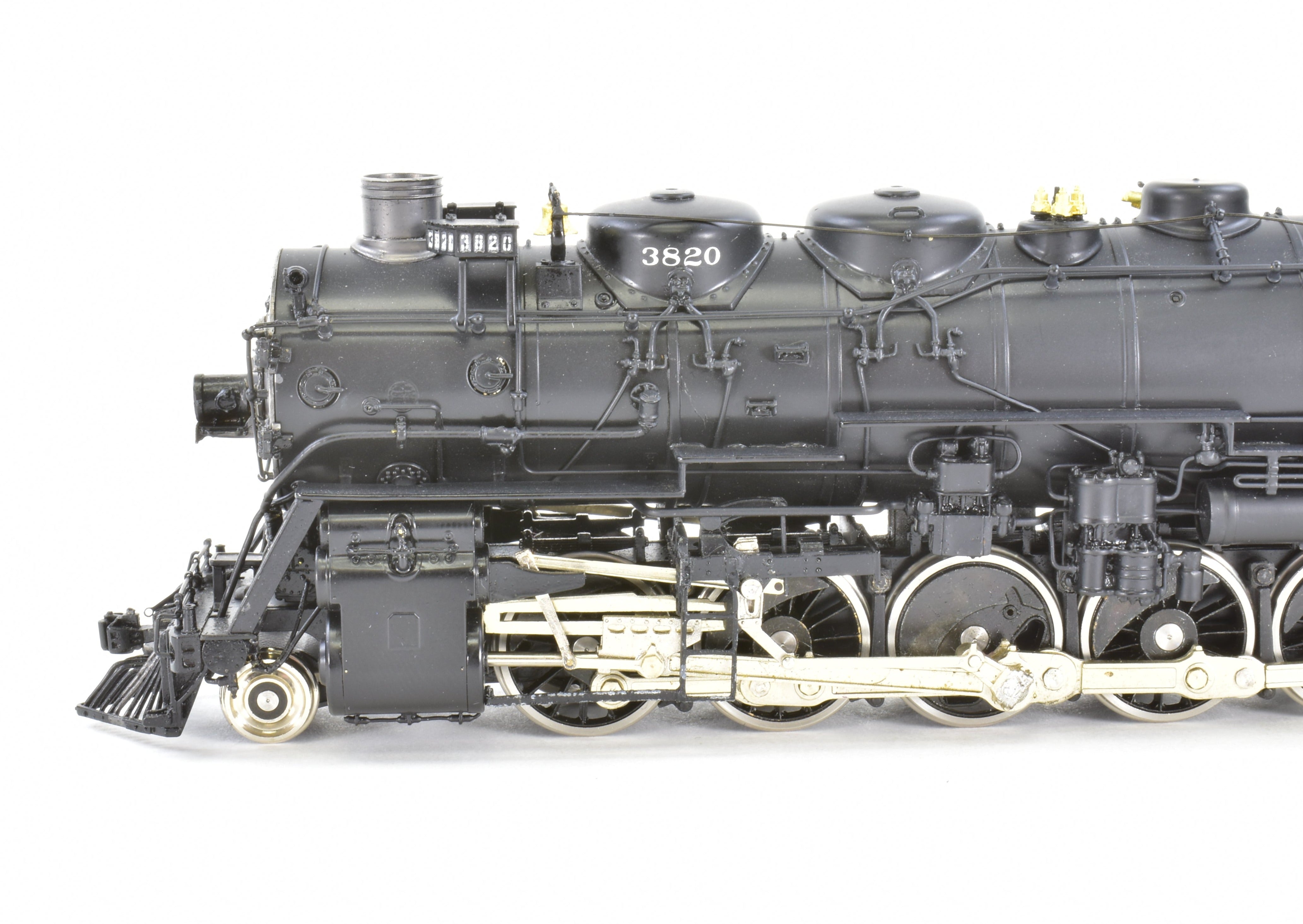 High - Quality HO Scale Brass Model Train Key Imports ATSF - Santa Fe 2 - 10 - 2 No. 3820 Factory - Painted CS - 52 for Model Railroading Enthusiasts