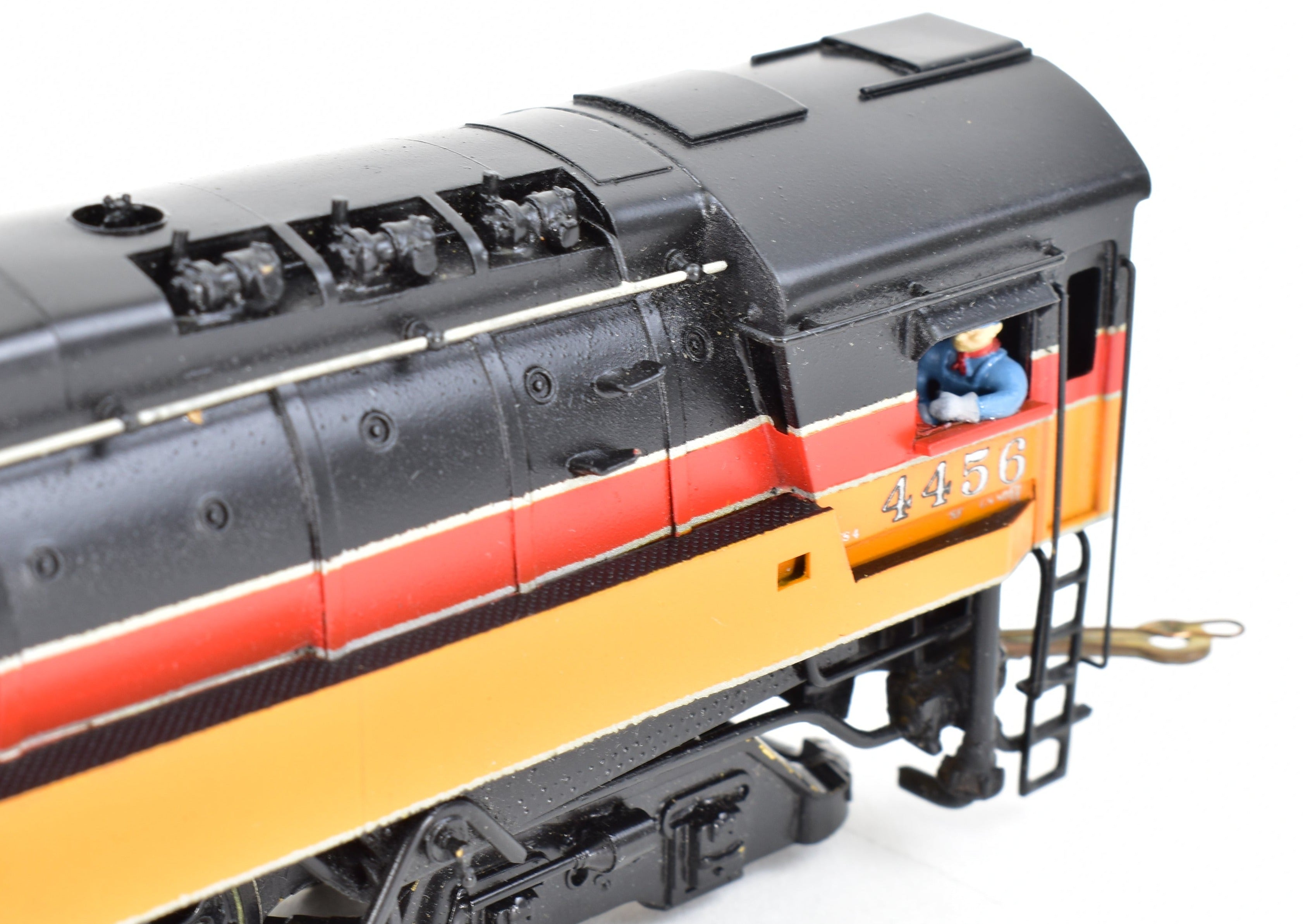 High - Quality HO Scale Brass Pacific Fast Mail (PFM) Model Train - United SP - Southern Pacific Class GS - 4 4 - 8 - 4 with Custom Painting