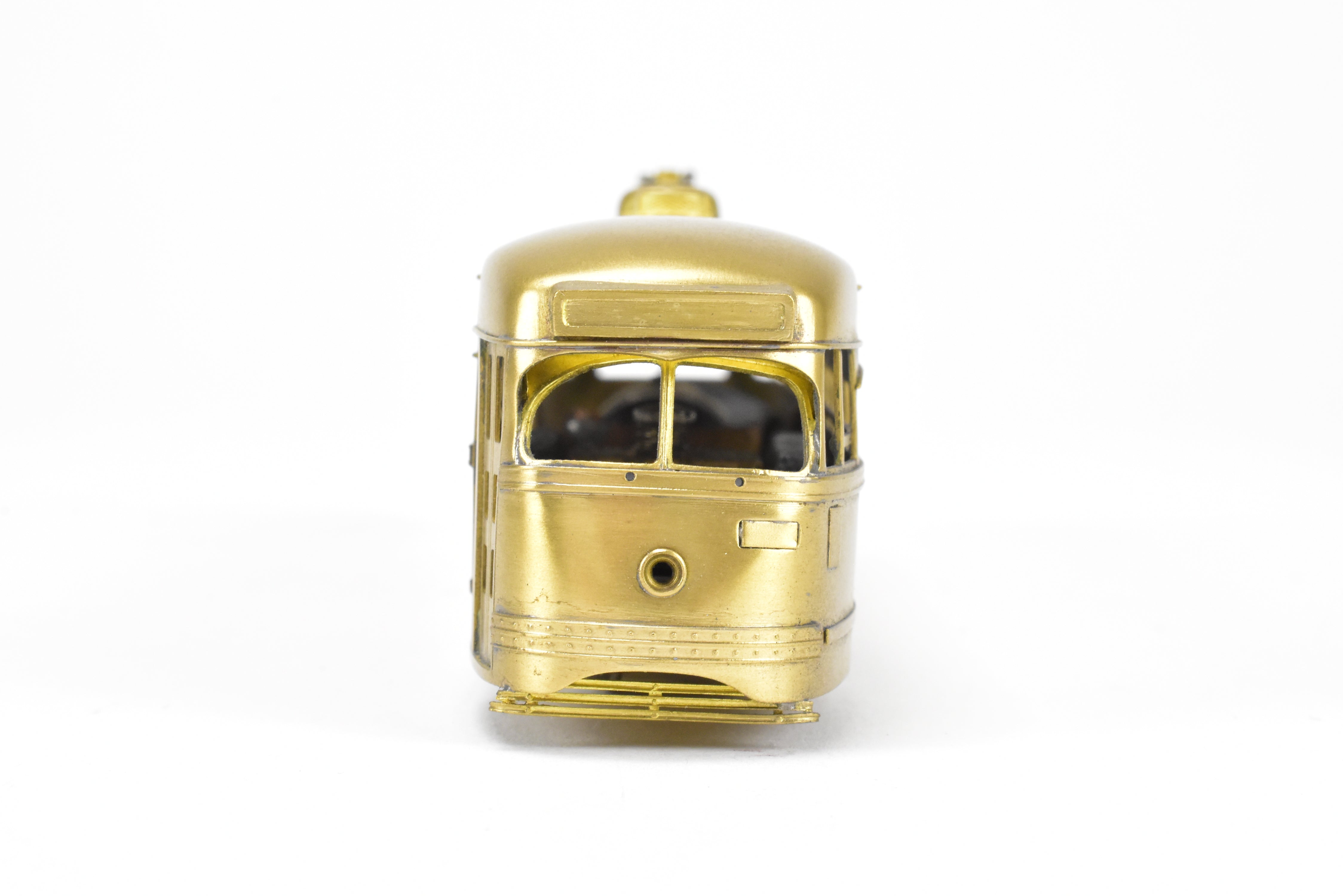 High - Quality HO Scale Brass Model of WP Car Corp. 1946 PCC Type - B Trolley with Blinker Doors for Model Railroading Enthusiasts