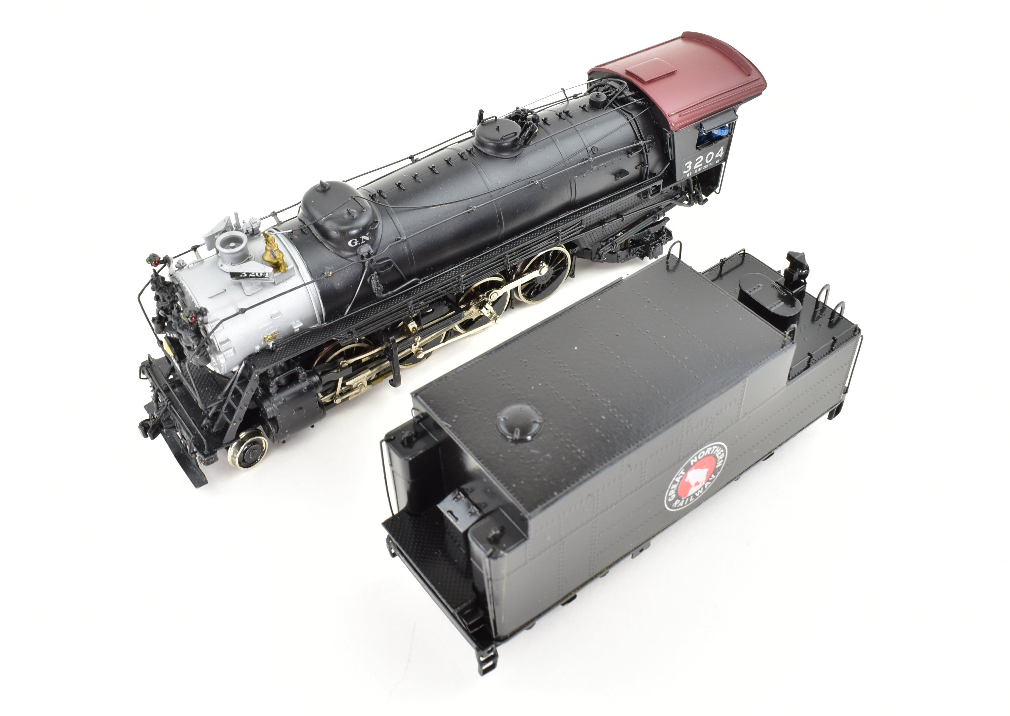 HO Scale Brass OMI - Overland Models GN - Great Northern O - 3 USRA Heavy 2 - 8 - 2 Custom Painted Model Train in ReBoxx Packaging