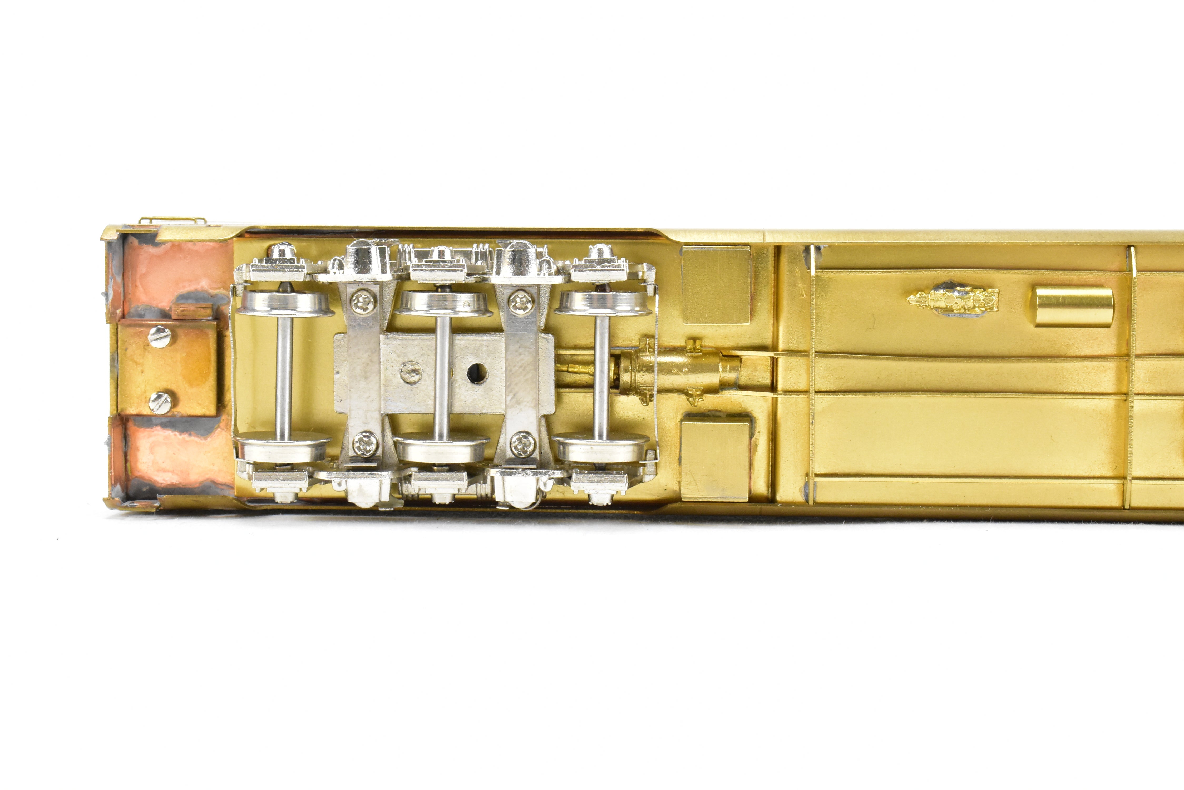 HO Scale Brass Model of Oriental Limited GN - Great Northern Empire 1390 Budd Super Dome Lounge Train Car