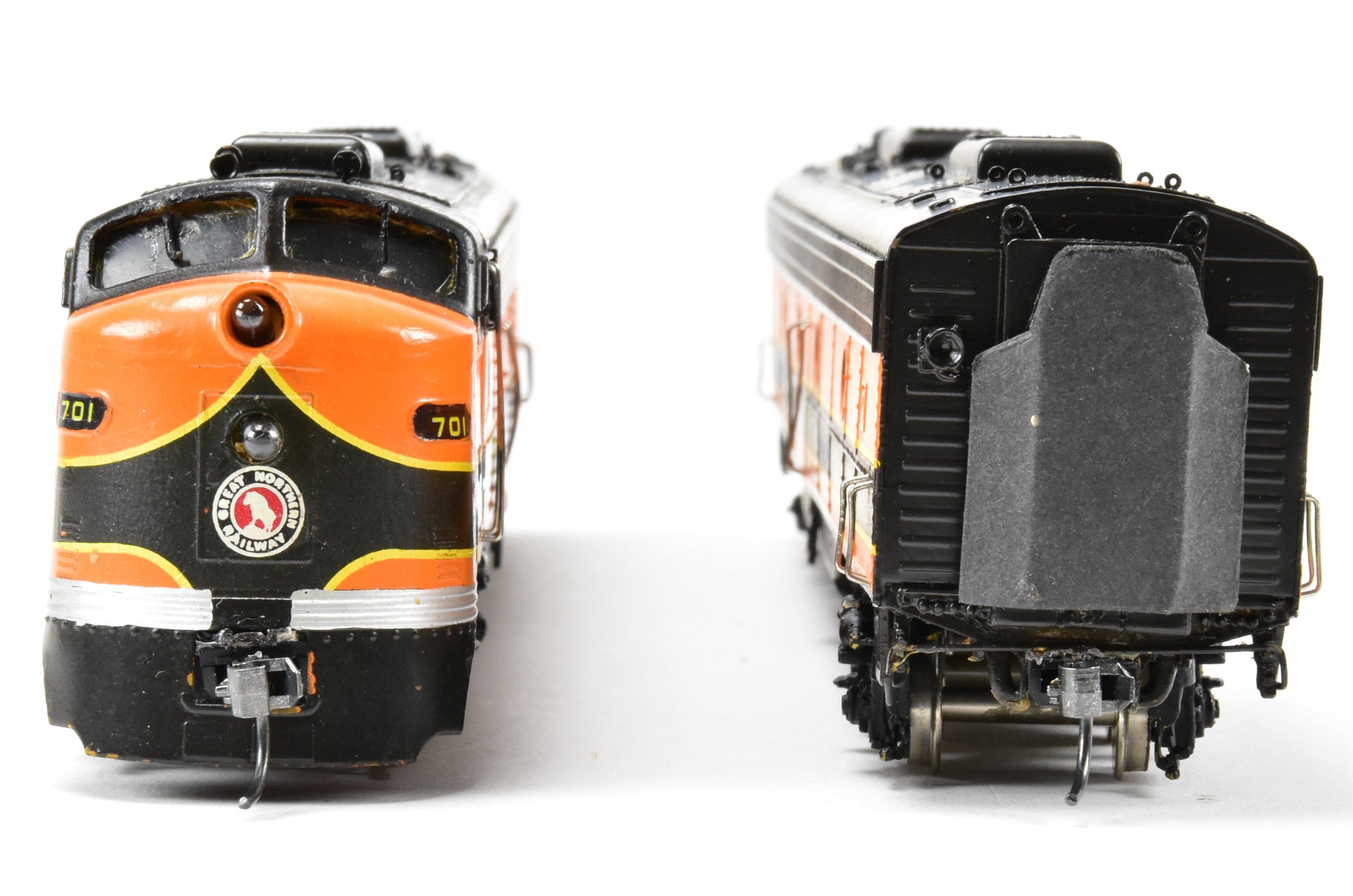 HO Scale Brass Balboa Great Northern EMD E - 8 A/B Set Passenger Diesel Locomotives for the Empire Builder Route