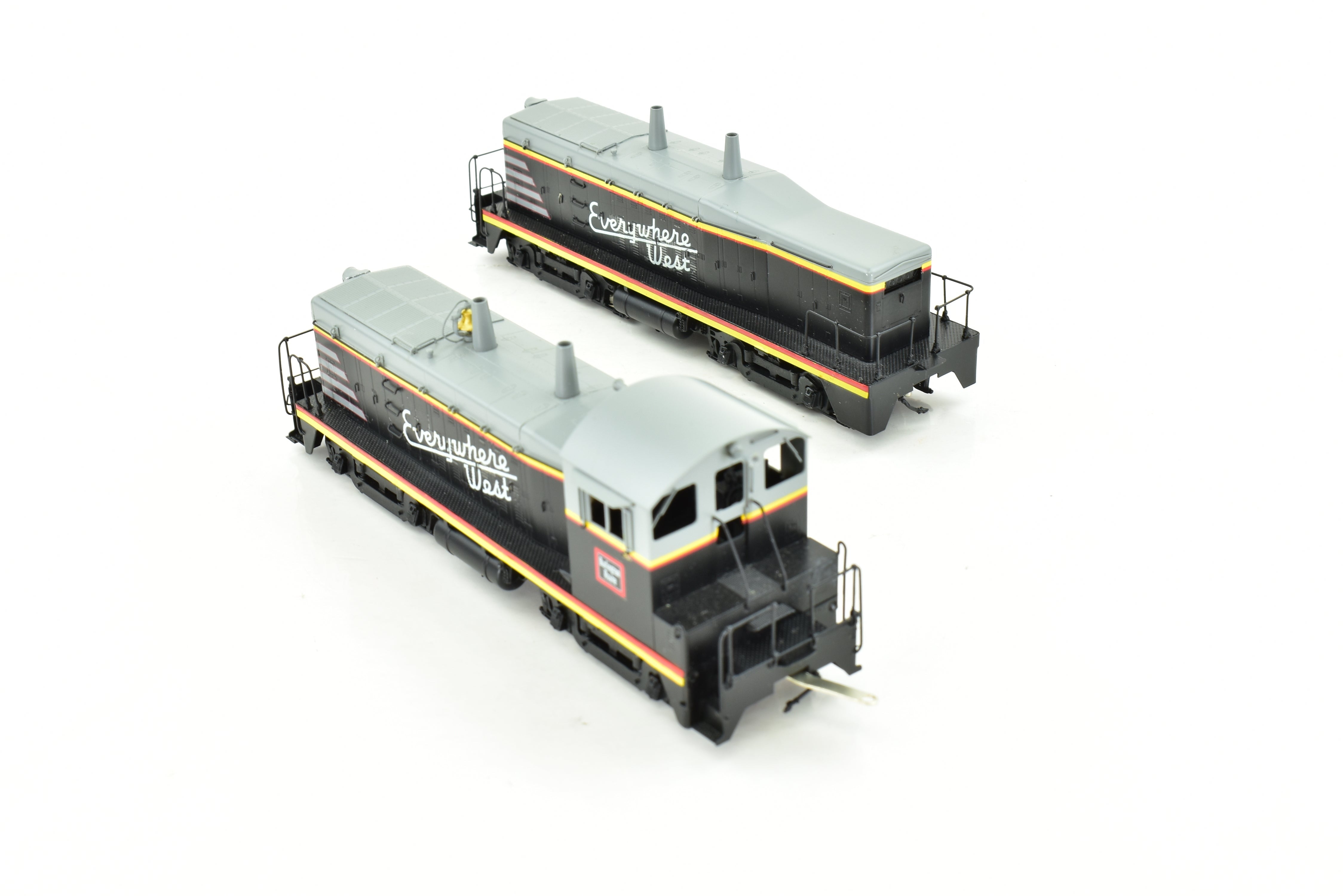 HO Scale Brass Oriental Limited CB&Q Burlington Route EMD TR-2 Cow and Calf Switcher Set