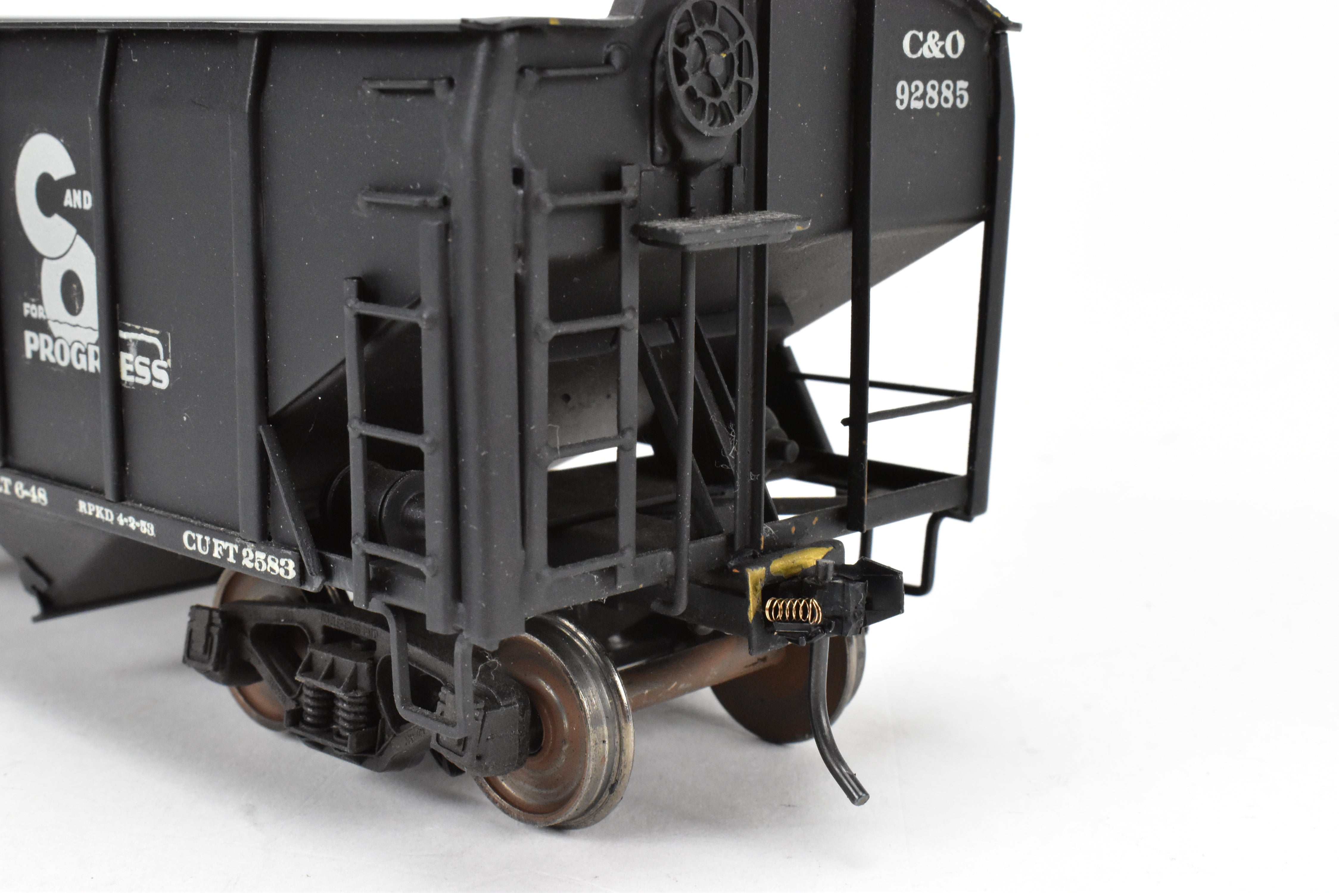 O Scale Model Train - Brass Max Gray C&O (Chesapeake & Ohio) ACF Welded 70 Ton Triple Hopper Custom Painted Model No. 92885 for Model Train Enthusiasts