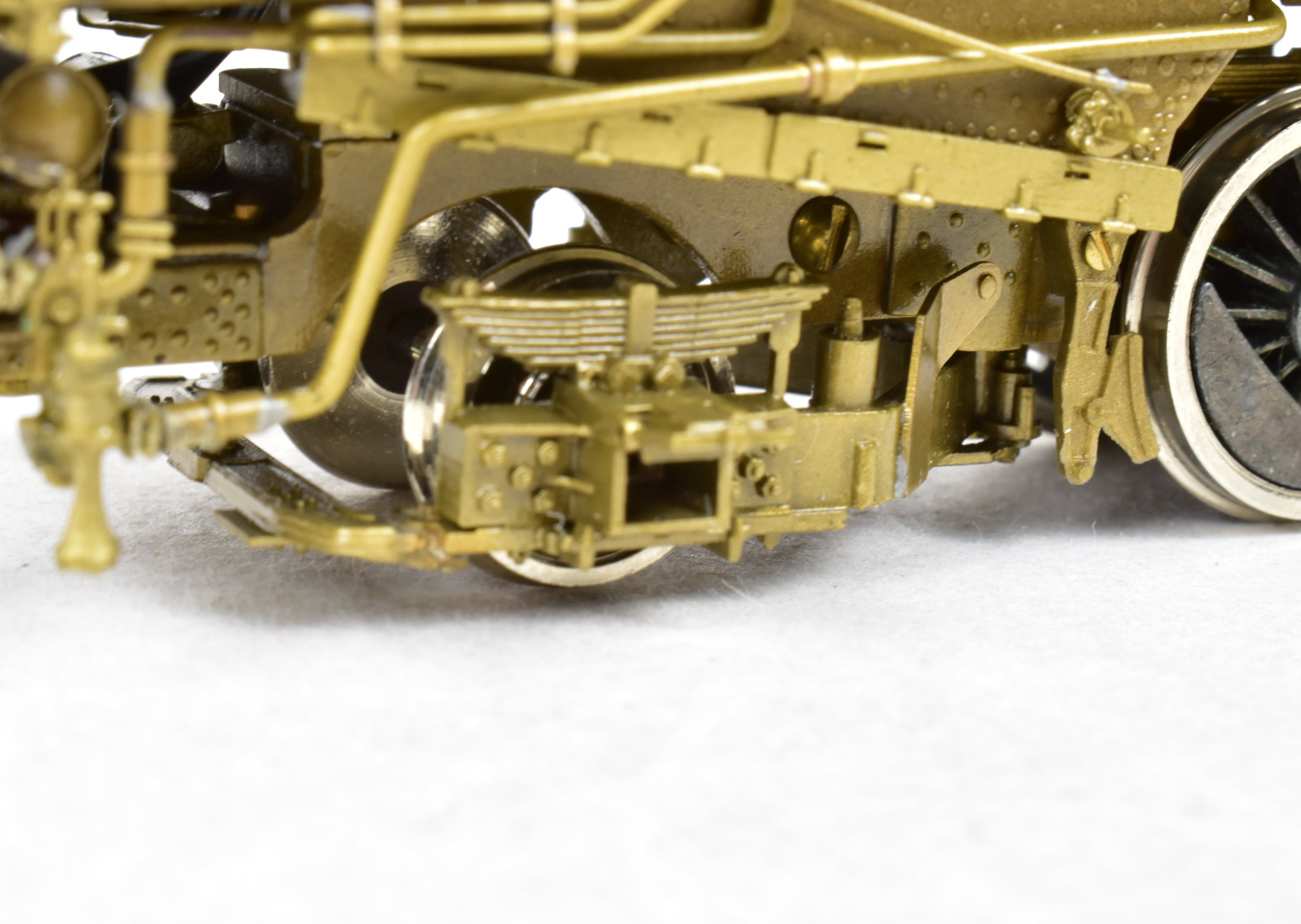 High - Quality HO Scale Brass Pacific Fast Mail (PFM) Model of United States Railway Administration (USRA) 2 - 8 - 2 Light Class Mikado Locomotive from 1977 Hi - Grade Run