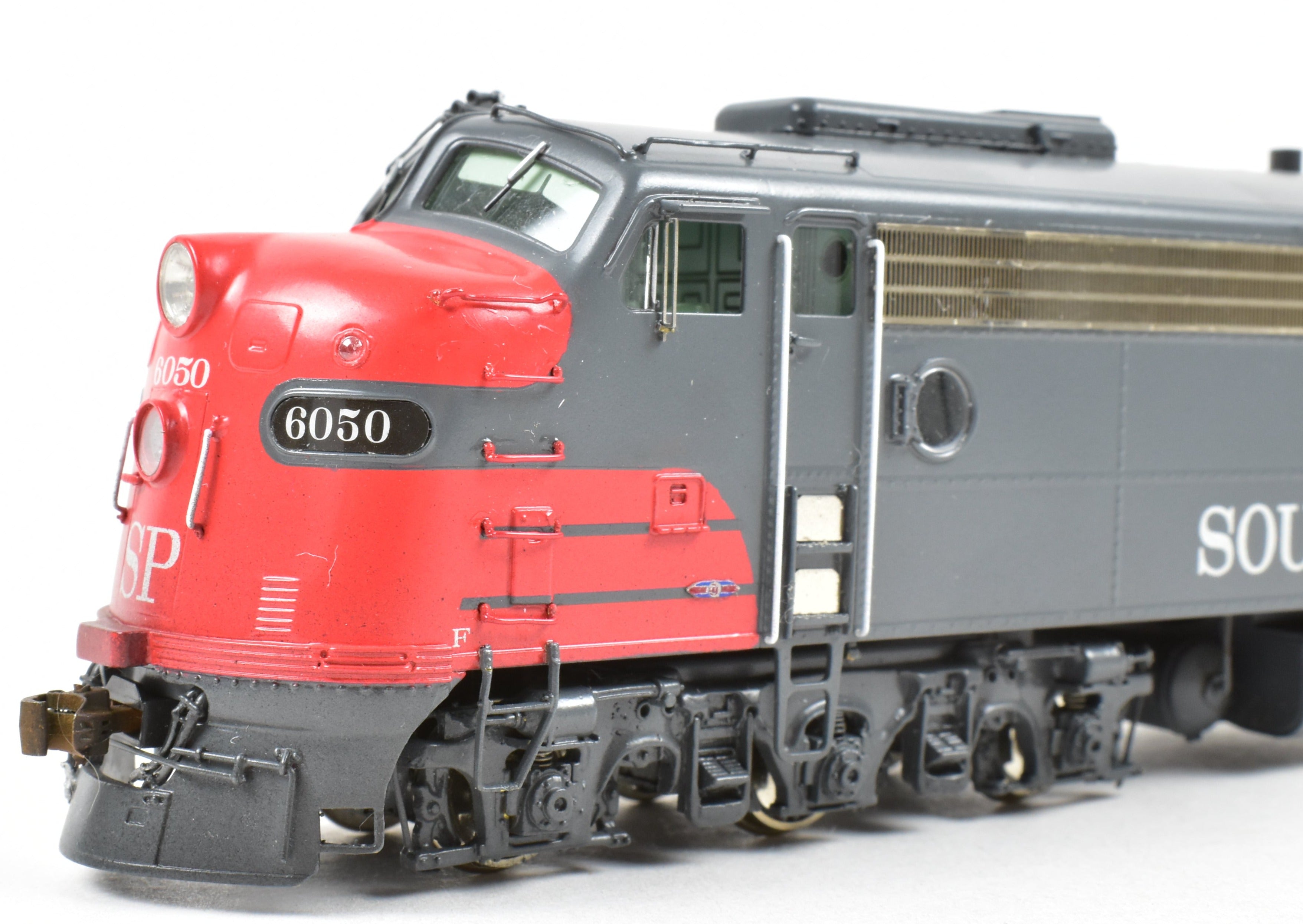 HO Scale Brass Union Terminal Imports (UTI) Southern Pacific EMD E9A FP Locomotive Model No. 6050 with DCC Decoder