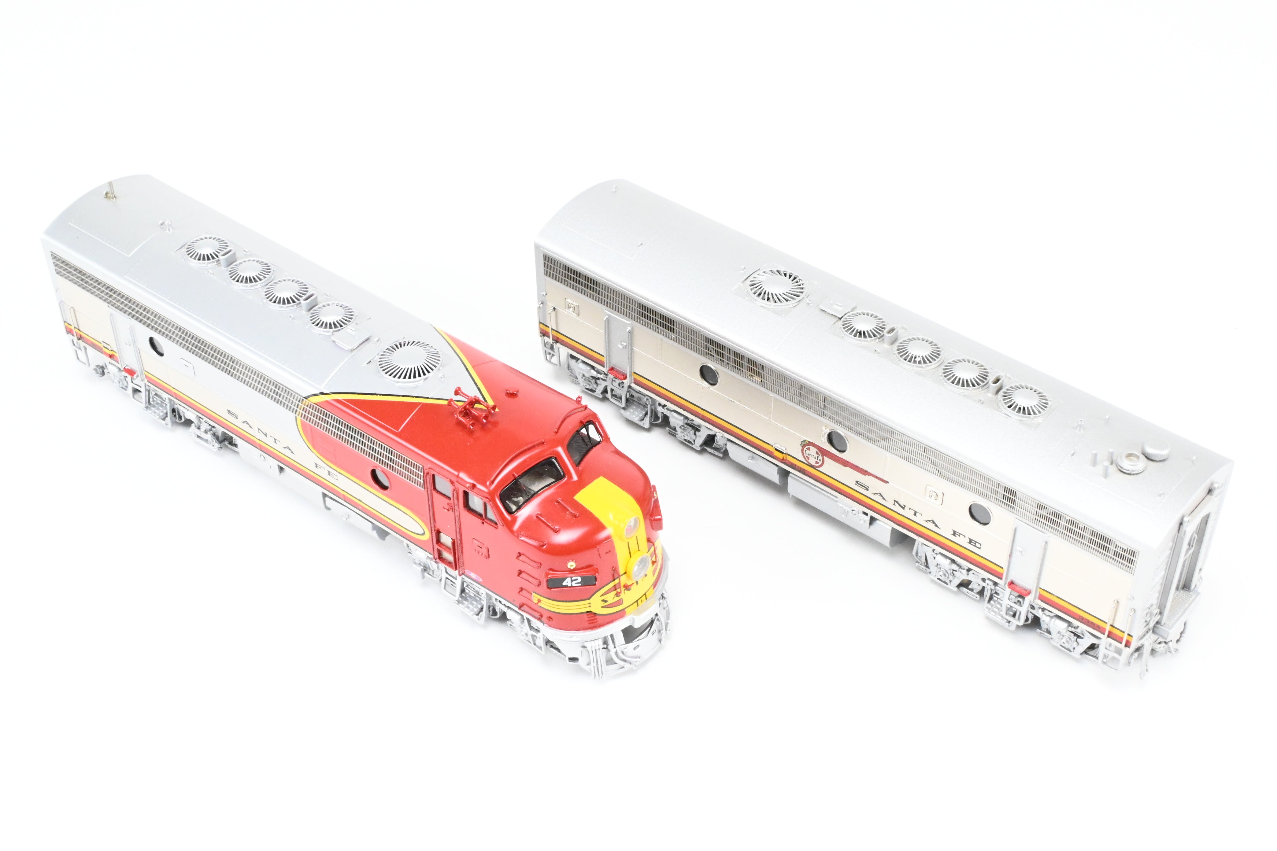 HO Scale Brass Model Train Set - Overland Models Inc. ATSF - Santa Fe EMD F7 A - B - B - A Set #1 (1950's Era FP) with Cars #42L, 42A, 42B, 42C