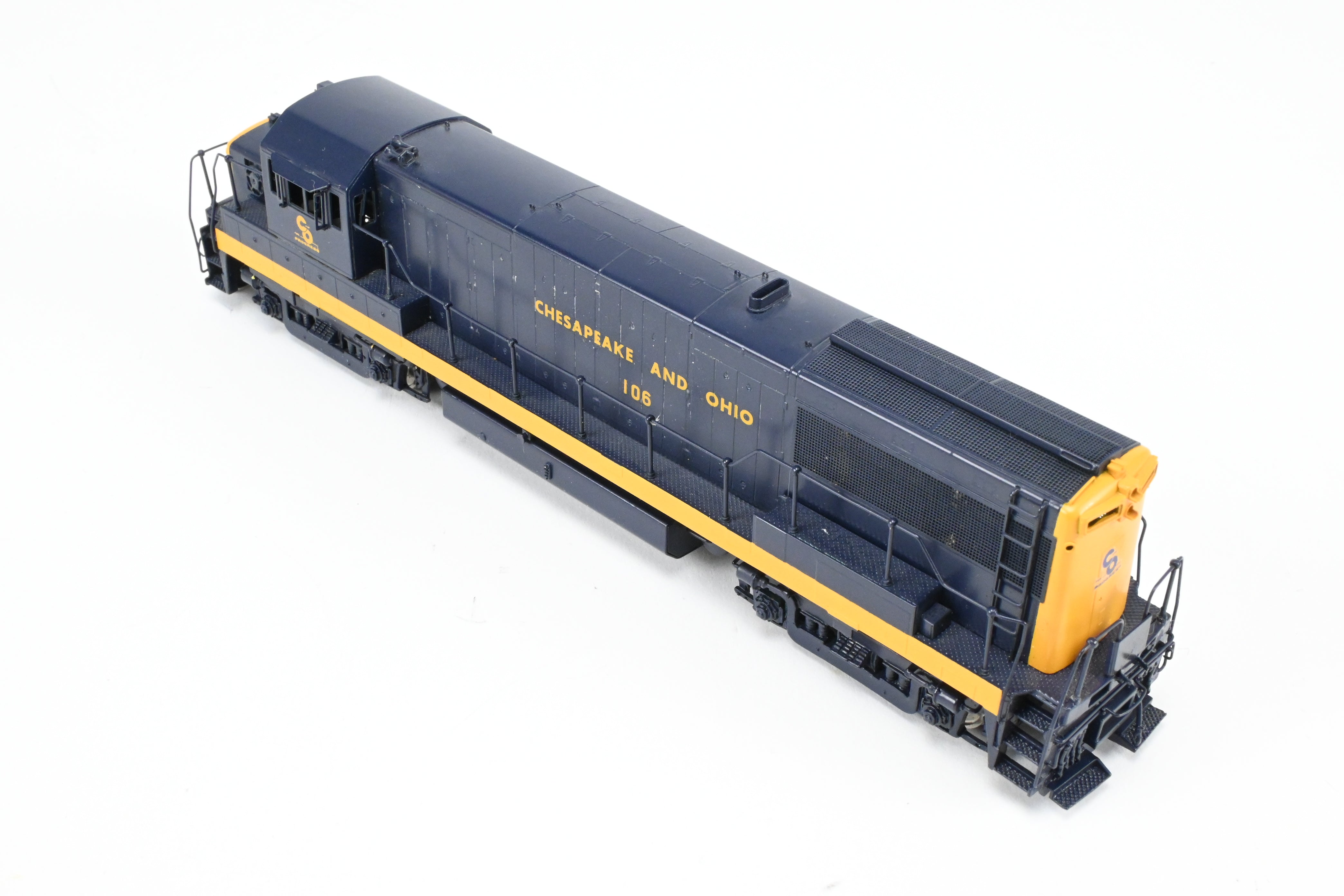 HO Brass Oriental Limited C&O GE U25B 2500 HP Low Hood Intermediate Factory-Painted Model