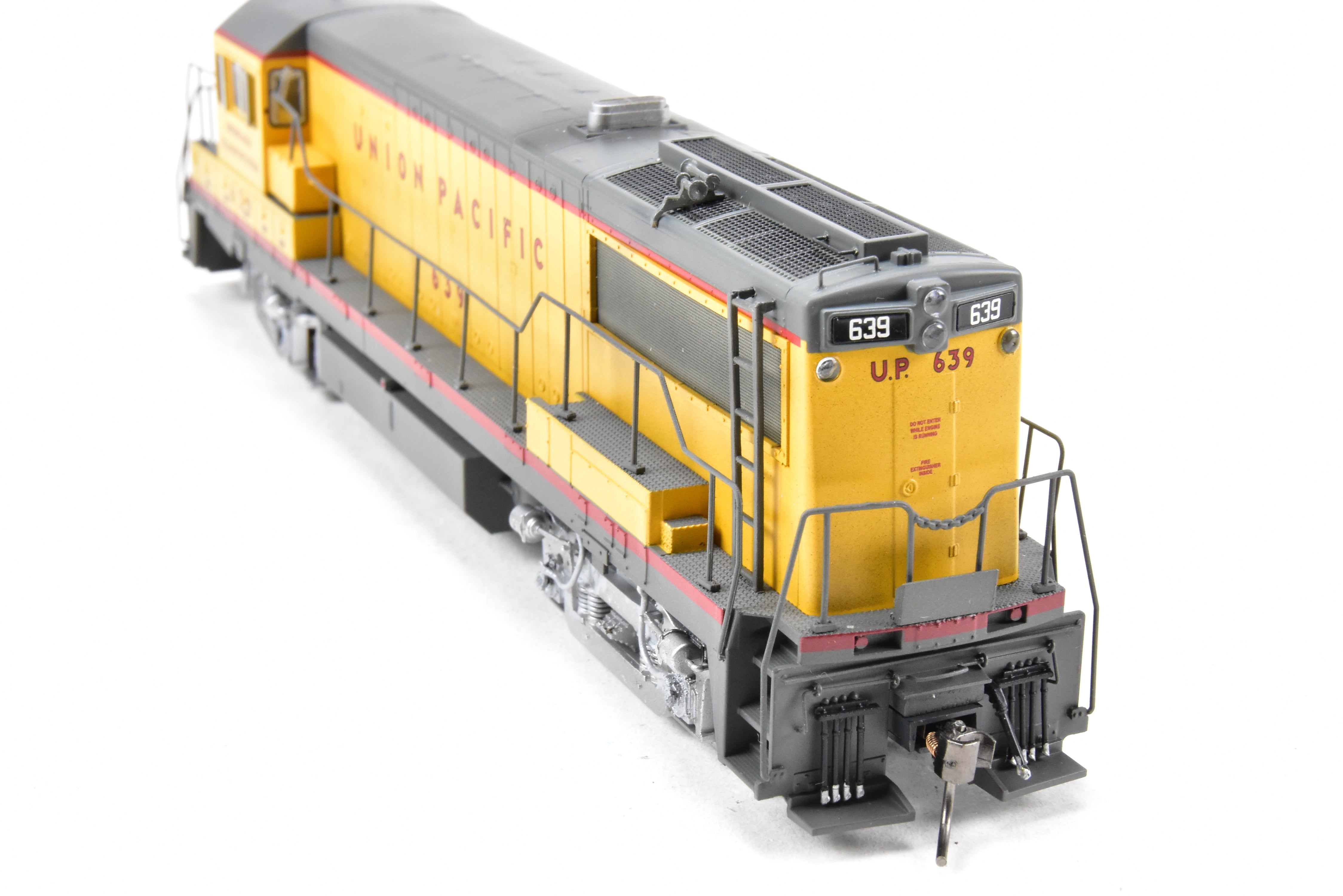 HO Scale Con Bowser Executive Series Union Pacific GE U25B Locomotive Model with ESU DCC & Sound Function, Featuring FP No. 639 and Weathered Appearance