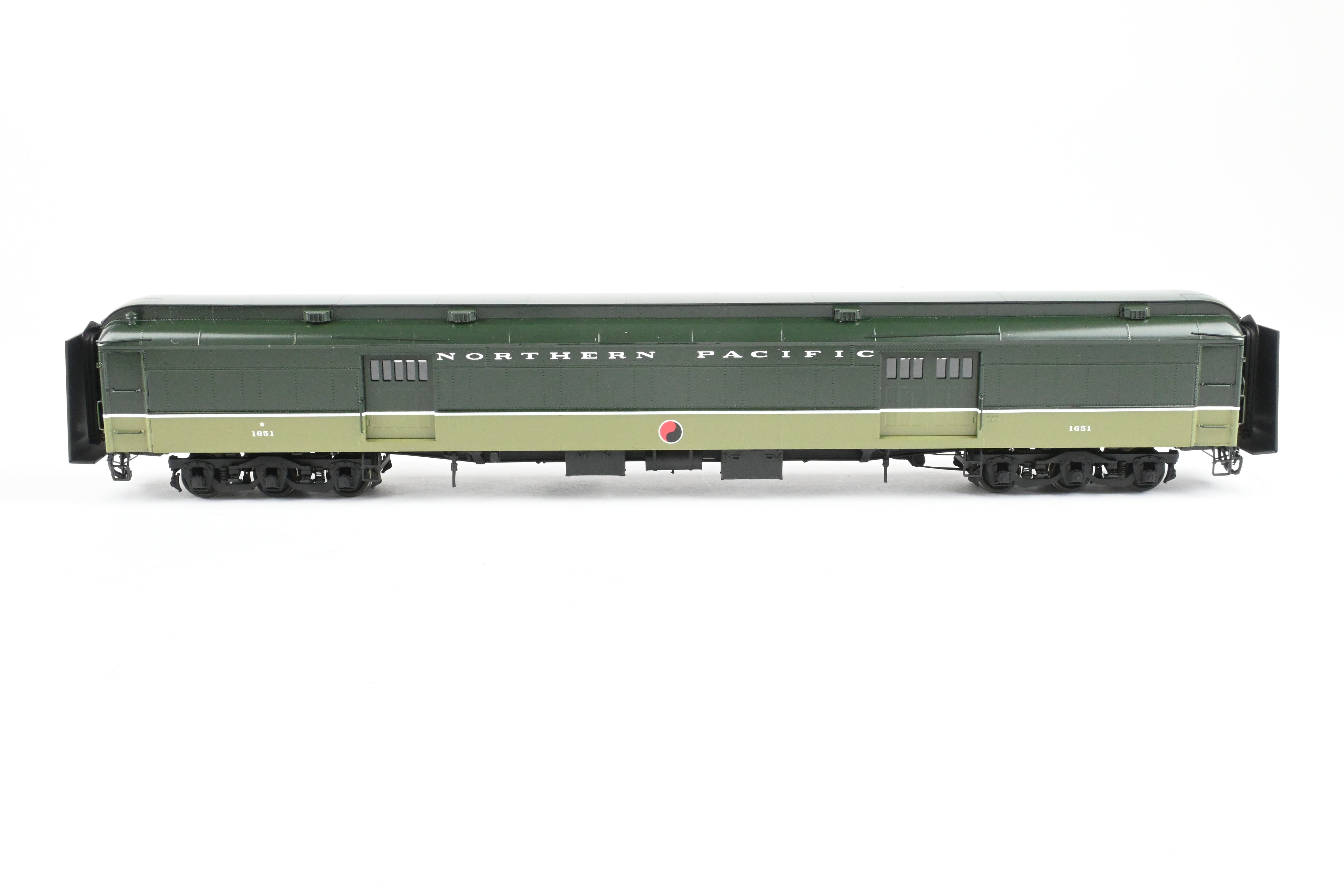 HO Scale Brass Northern Pacific Water Baggage Car with Wood Doors Model by W&R Enterprises, Featuring FP Loewy Design and Car Number 1651