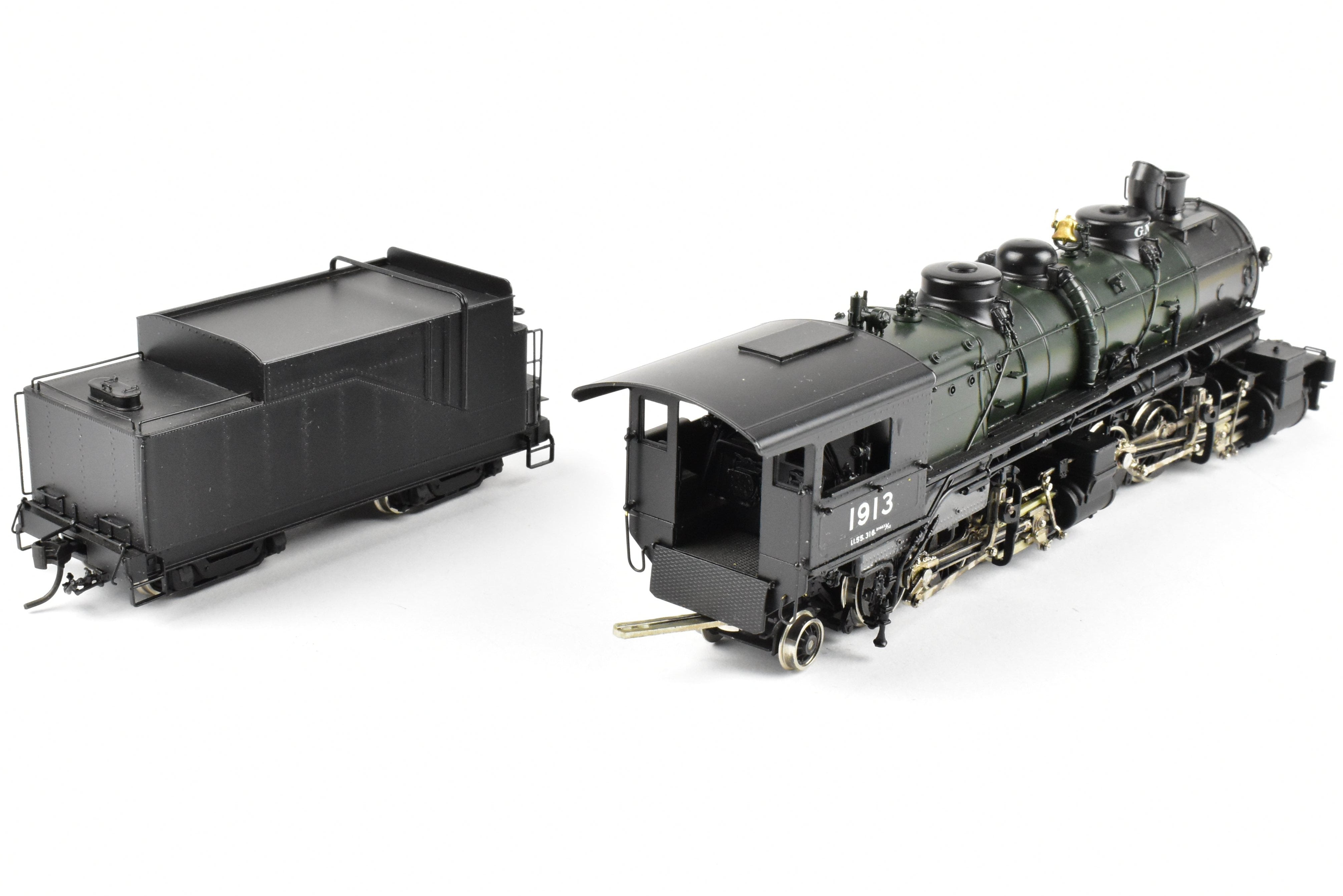 HO Scale Brass Model Train - Tenshodo Great Northern 2-6-6-2 Class L-1 Factory Painted Locomotive #1913 with Crown Design
