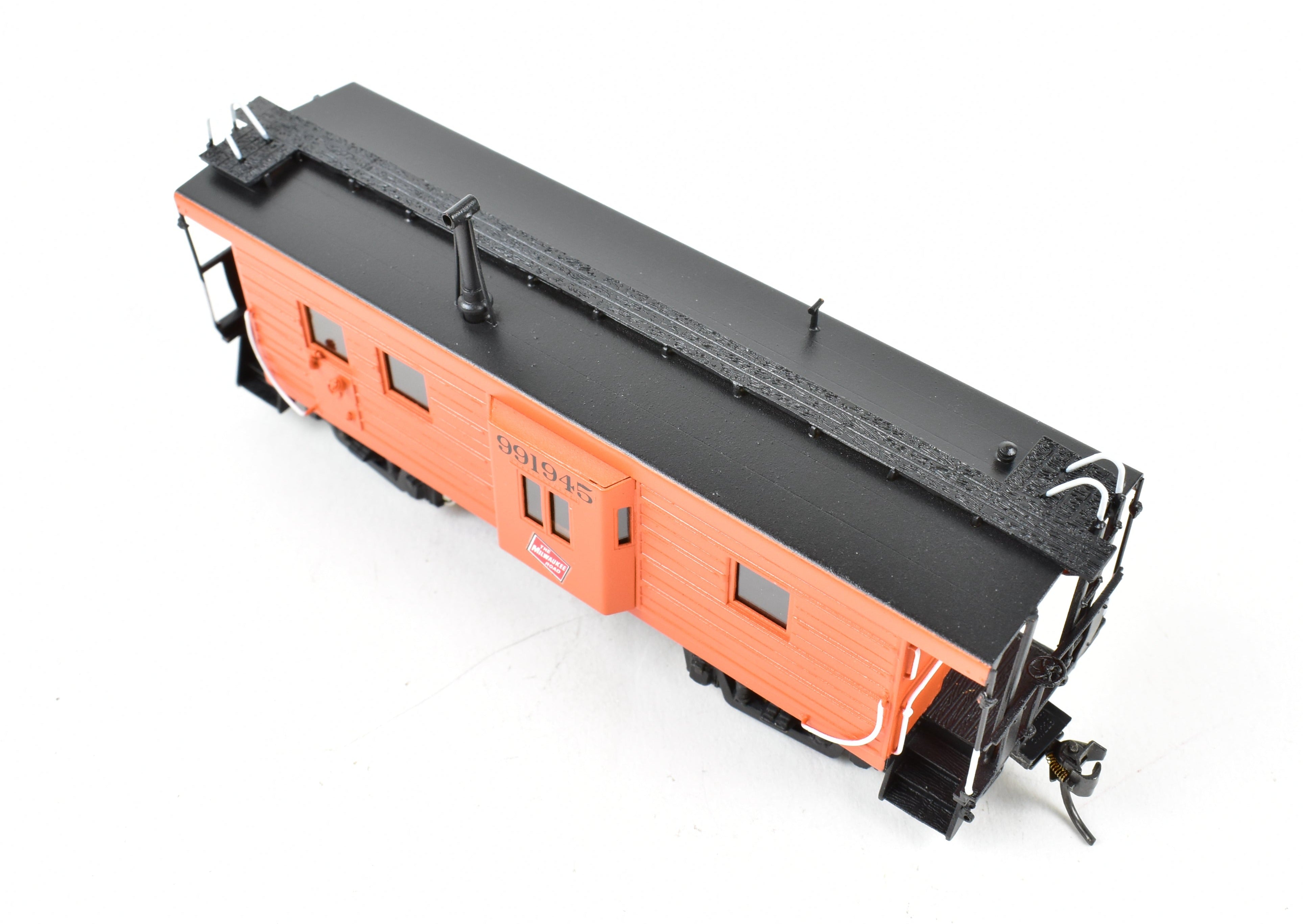 HO Brass OMI MILW Milwaukee Road Bay Window Caboose with Small Ribs, Pro-Painted