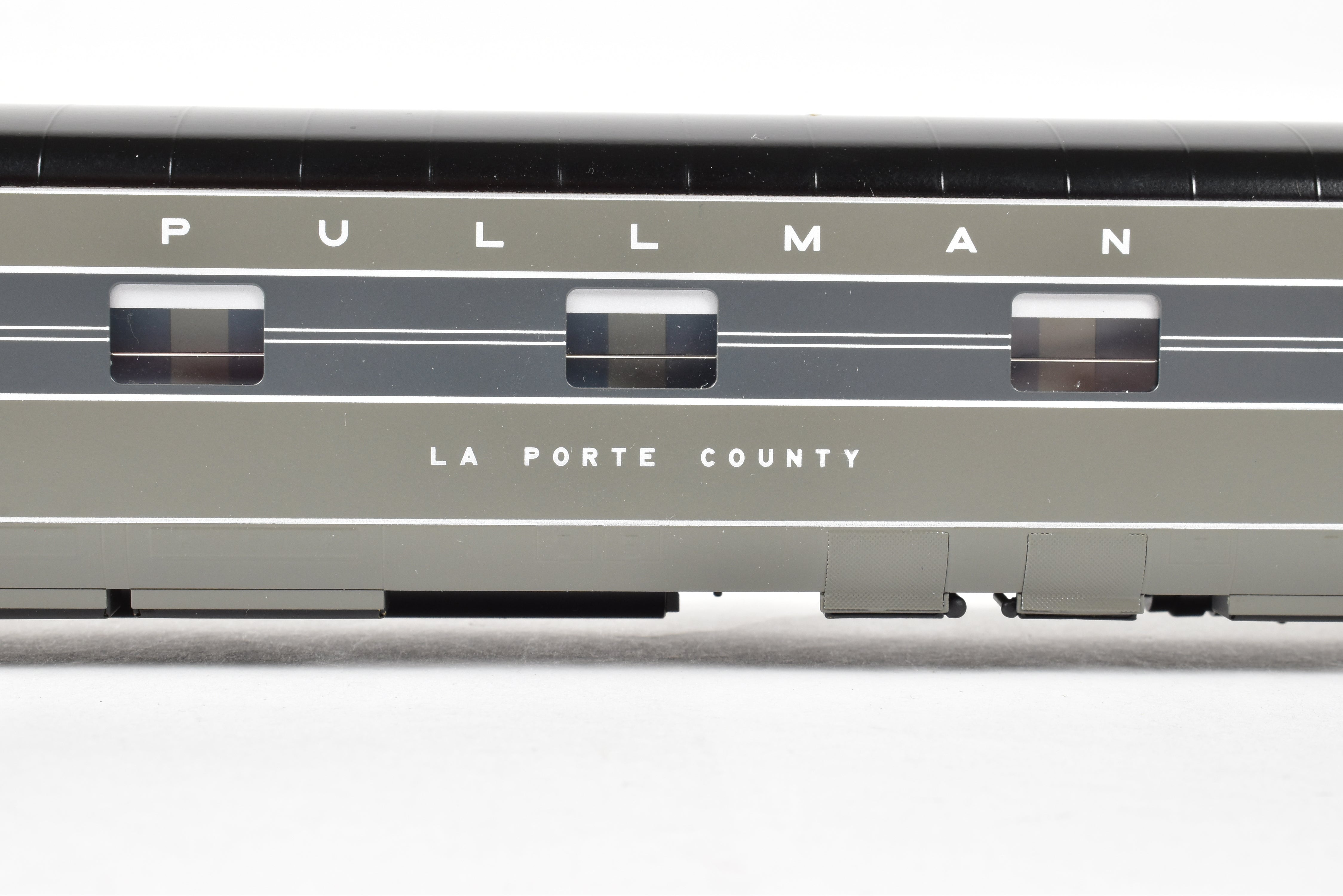 HO Scale Brass Passenger Car Set - Challenger Imports NYC - New York Central 1940 20th Century Limited 10-Car Passenger Train Collection