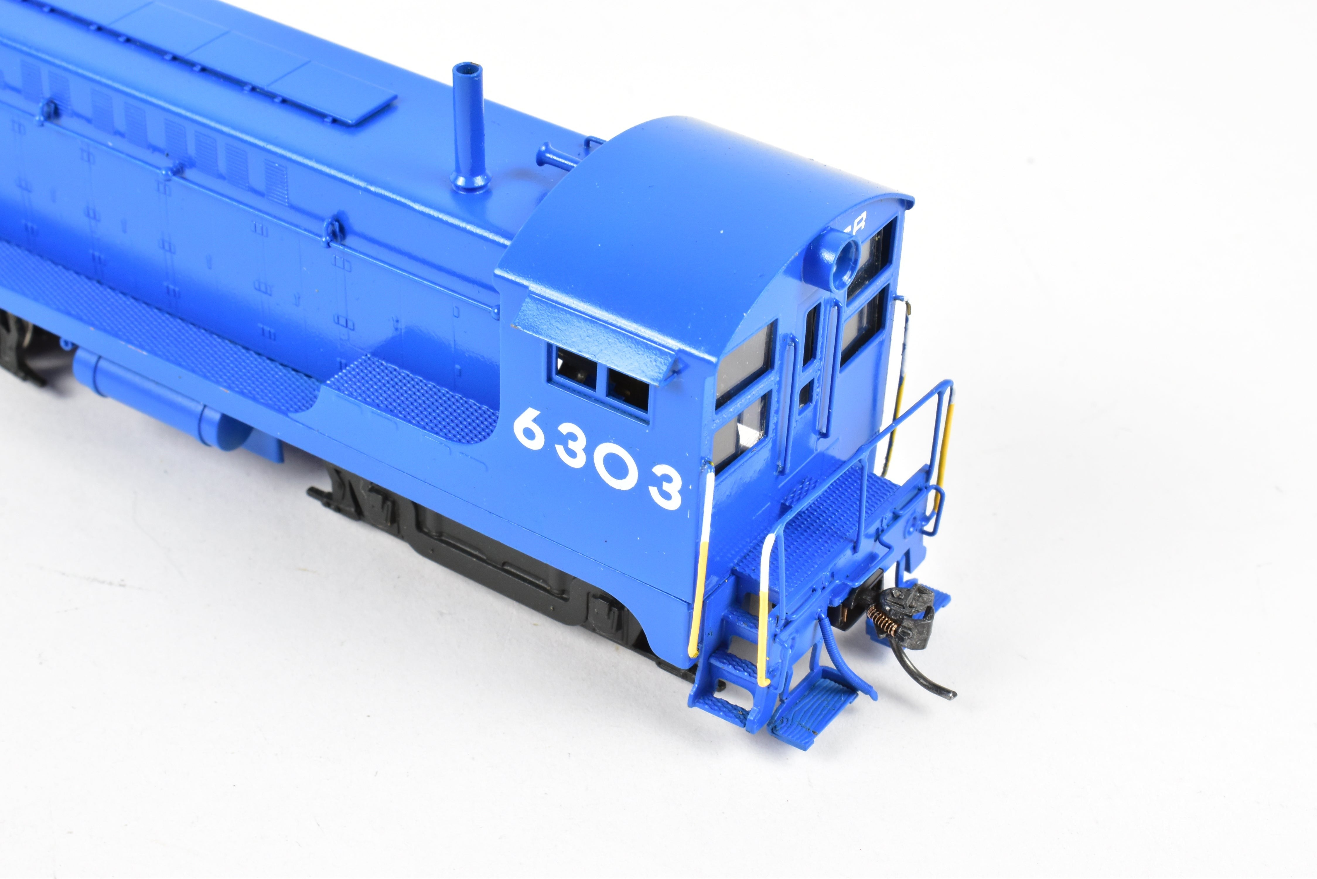 High - Quality HO Scale Brass Hallmark Models Custom - Painted Conrail Baldwin VO - 1000 Diesel Switcher Model