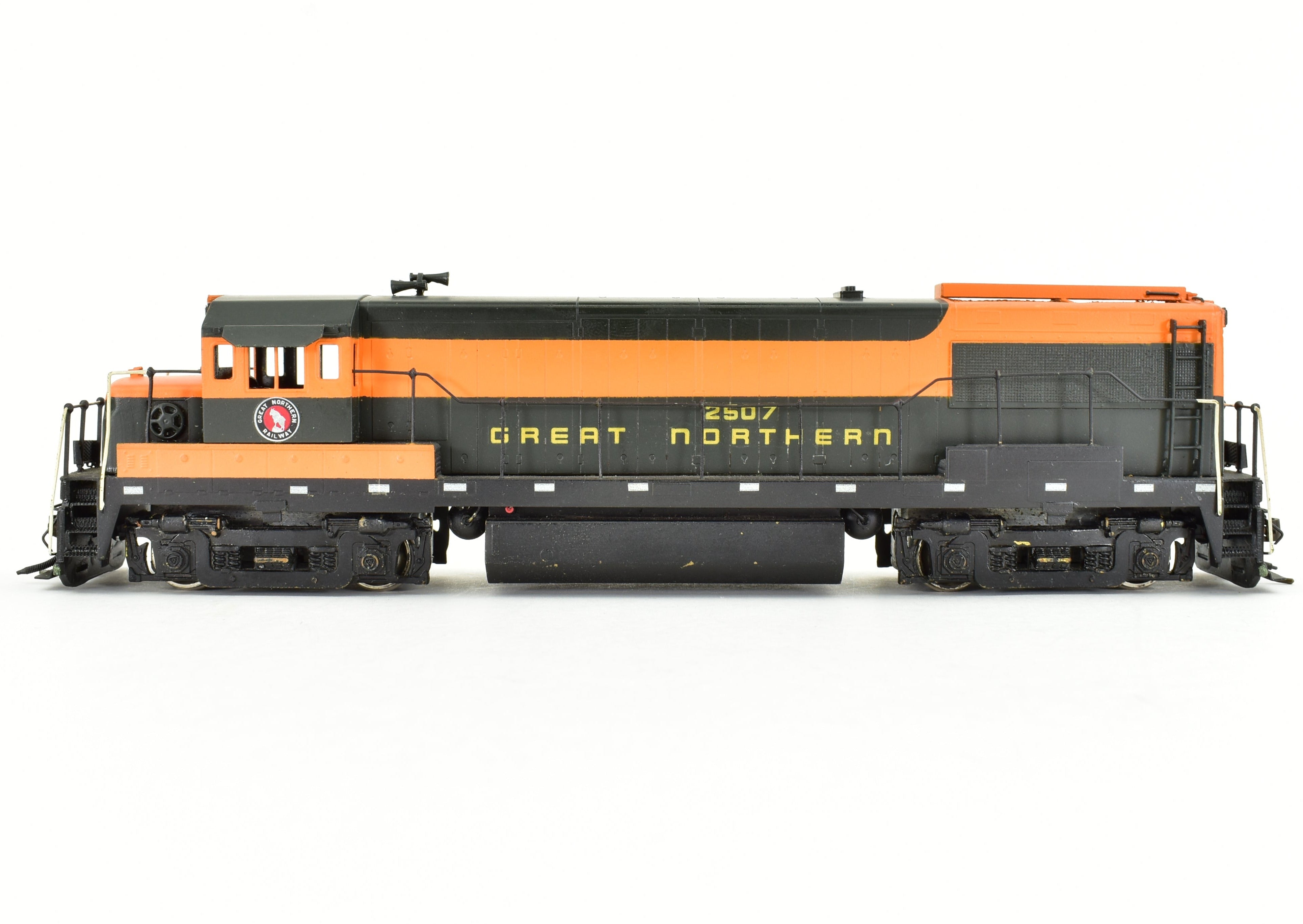 HO Scale Brass ALCO Models Great Northern General Electric U - 25b Diesel Locomotive Model for Collectors and Enthusiasts