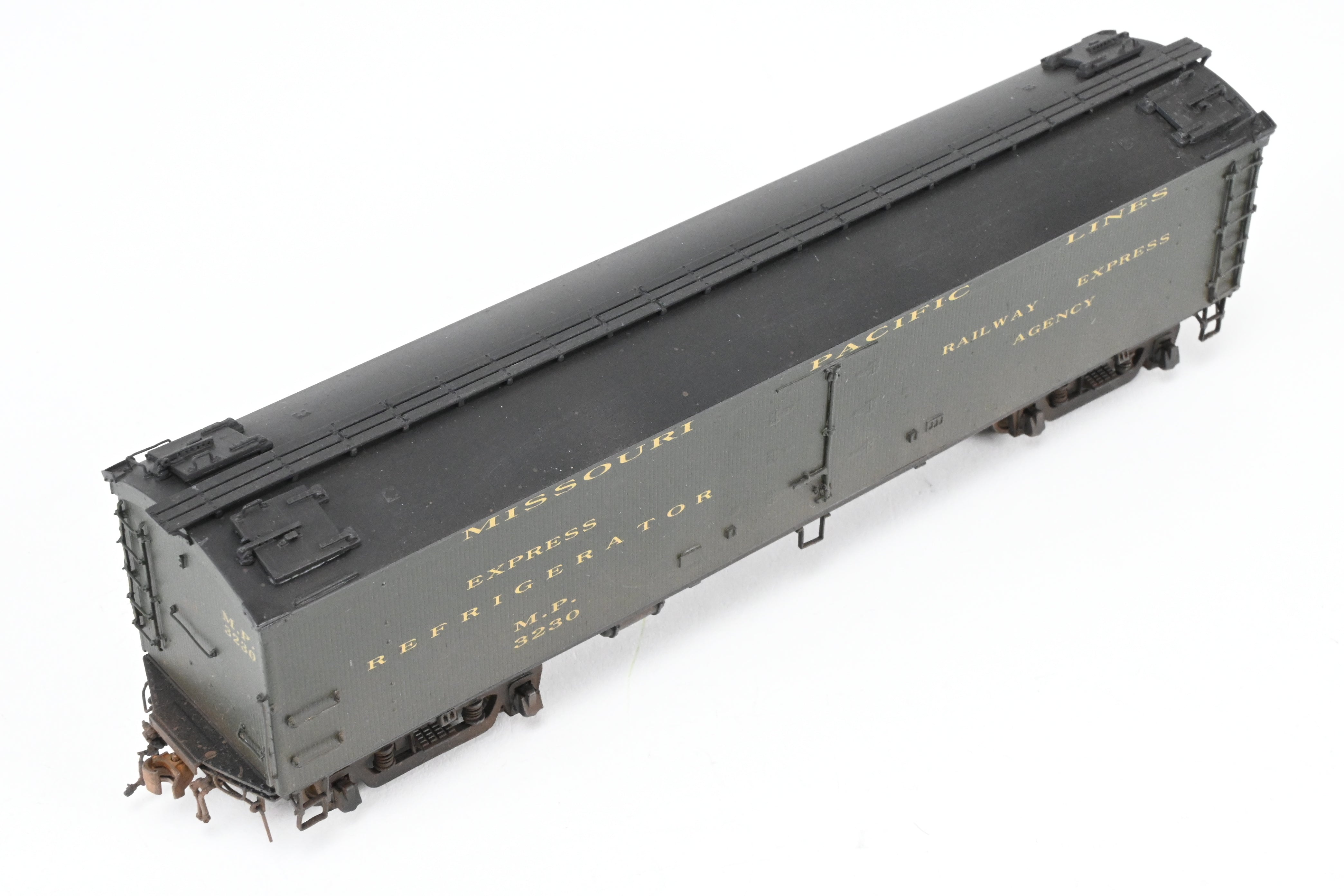 High - Quality HO Scale Brass Precision Scale Co. Missouri Pacific BR Class 53' 6 Reefer Model with Miner Brake System and FP Feature