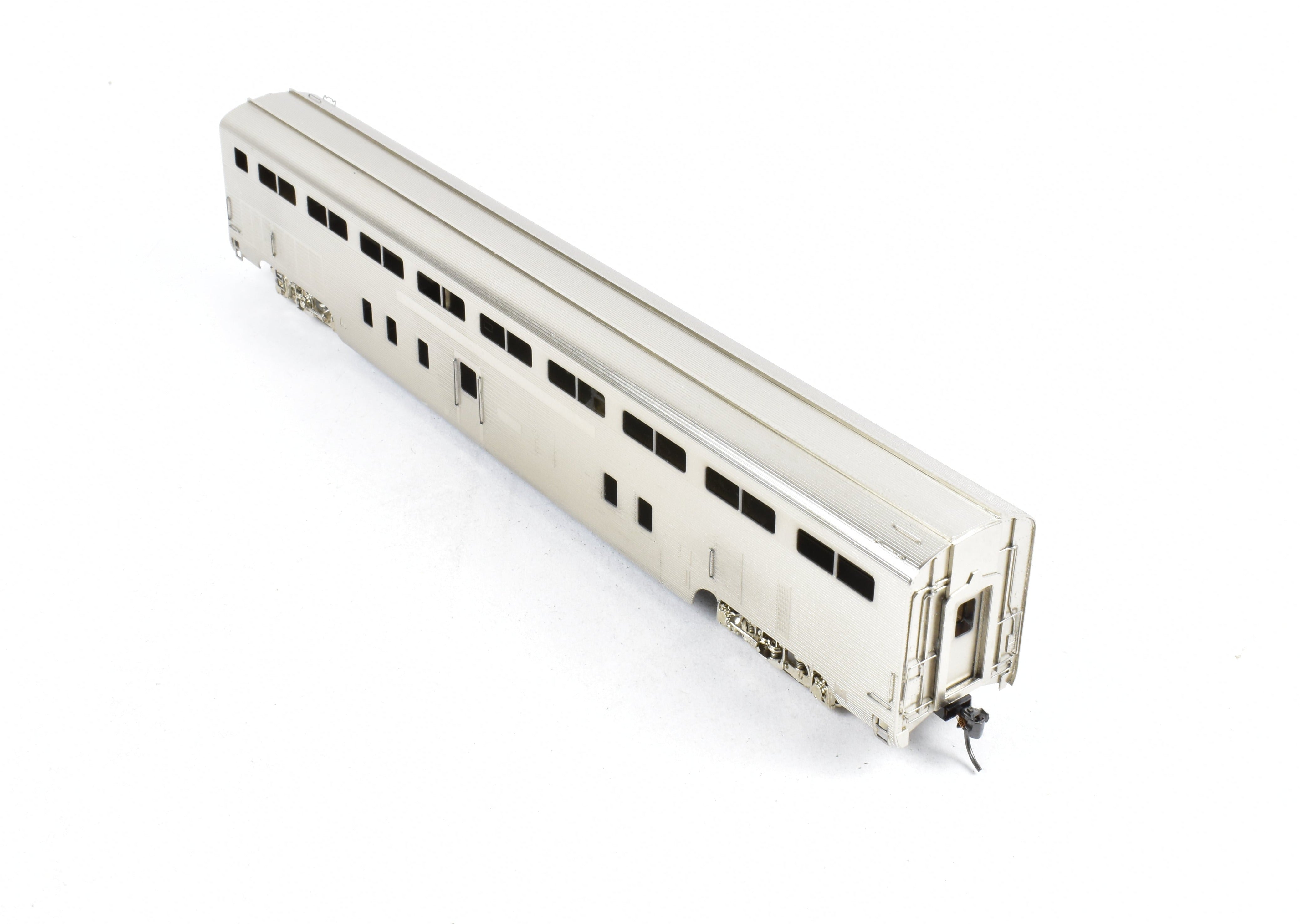 HO Scale Brass Hallmark Models ATSF - Santa Fe High - Level Transition Chair Car of the 528 Series for Model Railroading