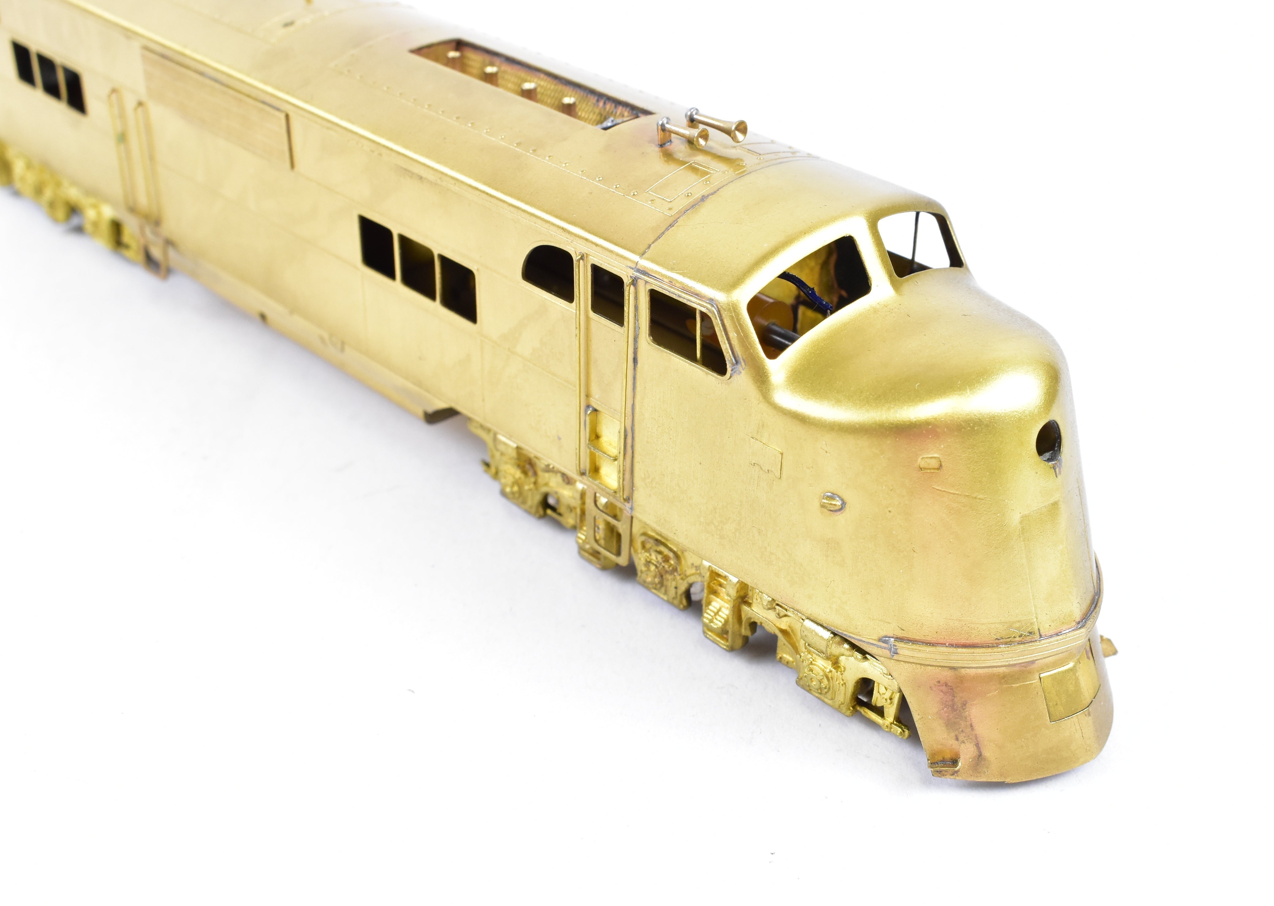 HO Scale Brass Hallmark Model Railroad Set - Various Roads EMC E - 1 A/B Set, Powered A Unit and Unpowered B Unit