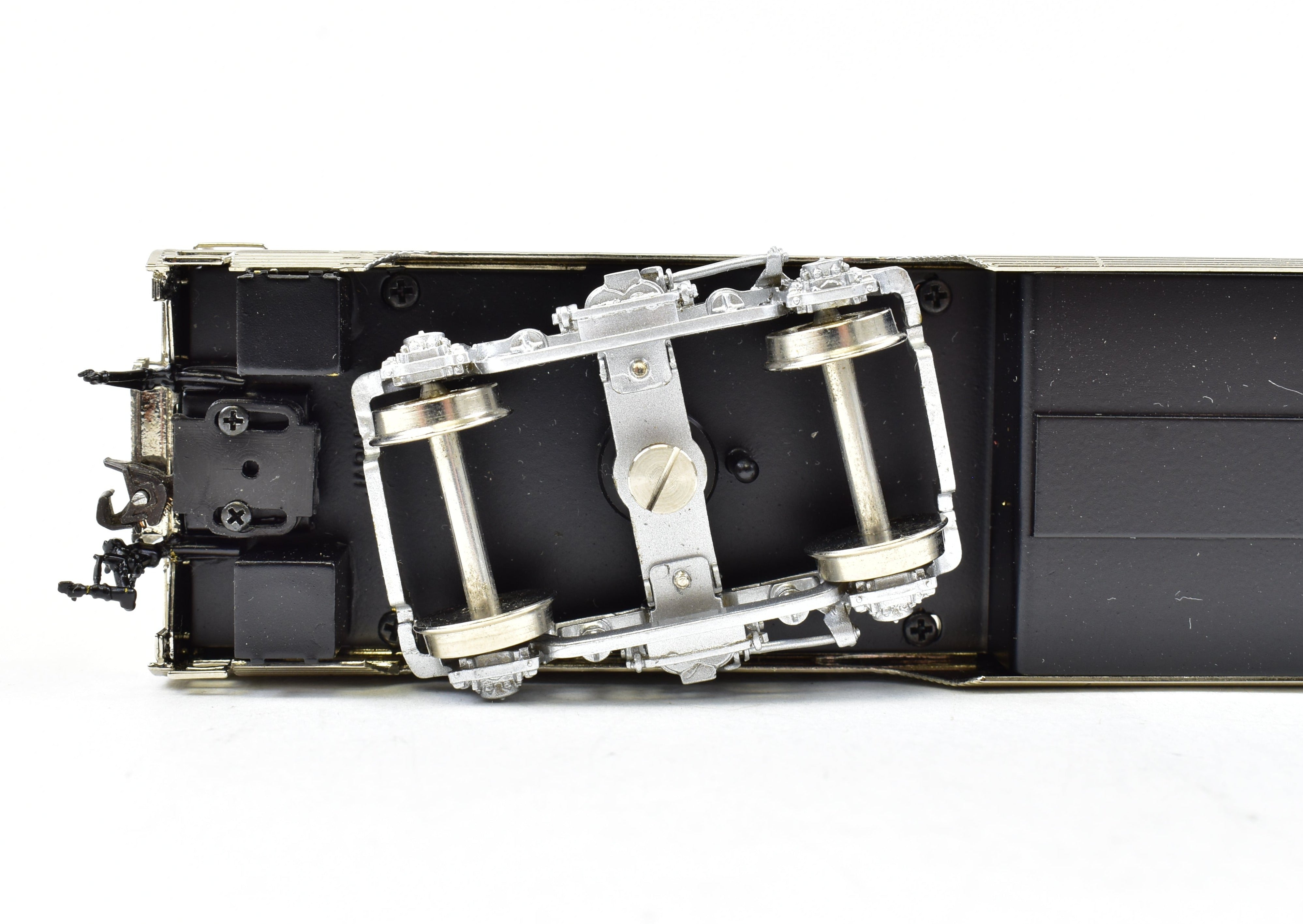 HO Scale Brass Hallmark Models ATSF - Santa Fe High - Level Transition Chair Car of the Super Crown Special Revised Version