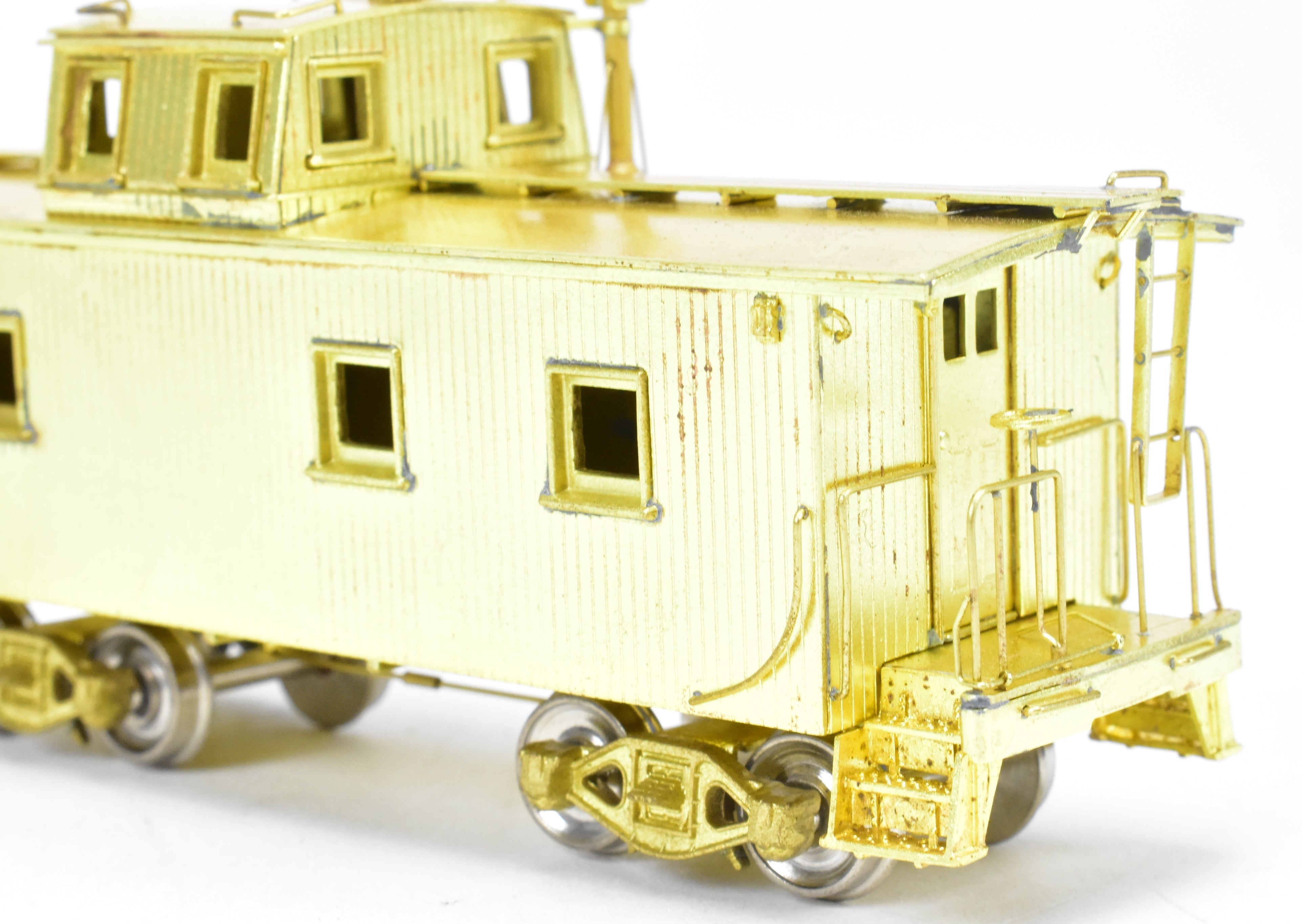 HO Scale Brass Construction Alco Models New York Central (NYC) 24-Foot Offset Cupola Wood Caboose Model