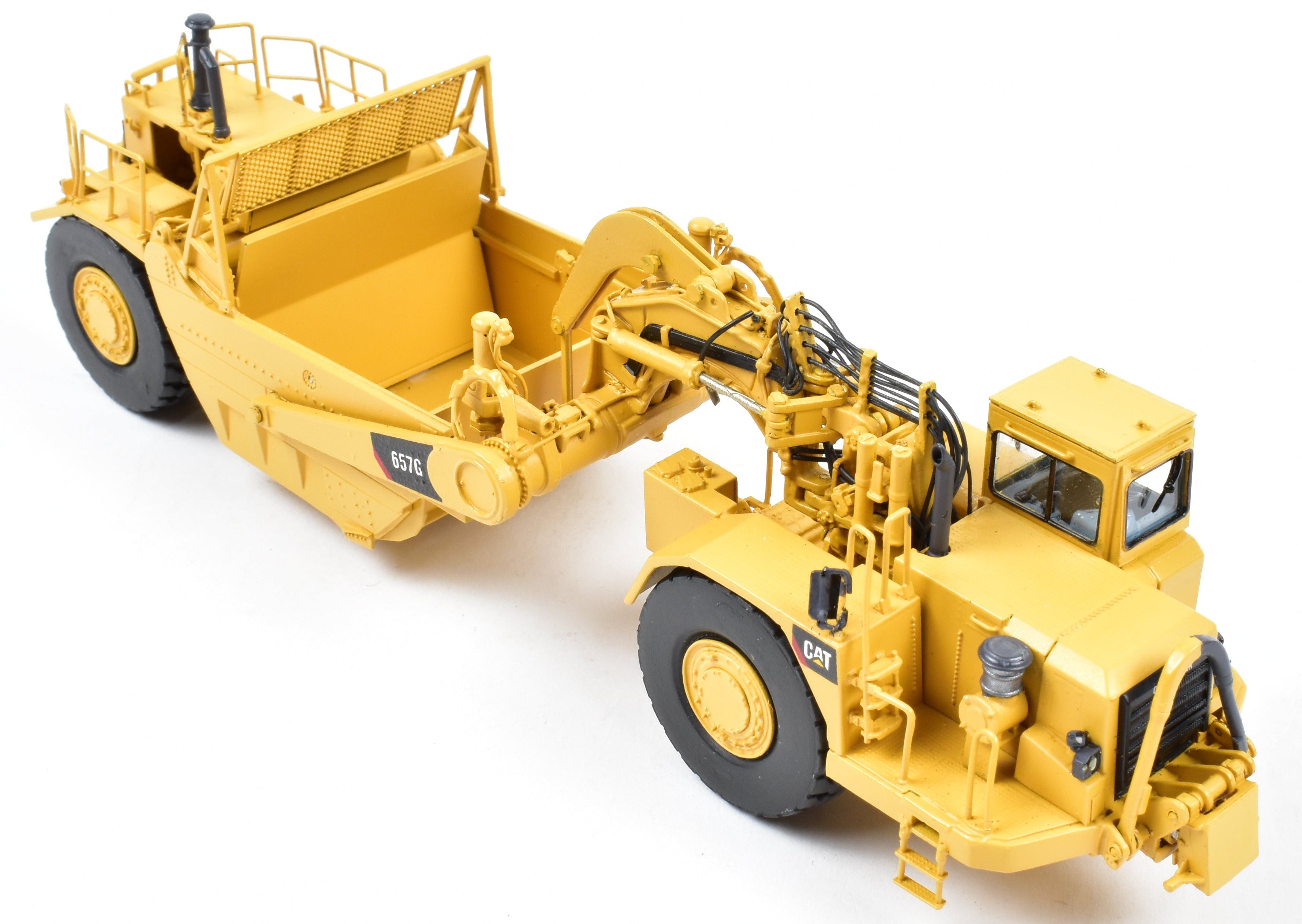 Factory-Painted HO Brass CON CCM Caterpillar 657G Scraper Model from 2010
