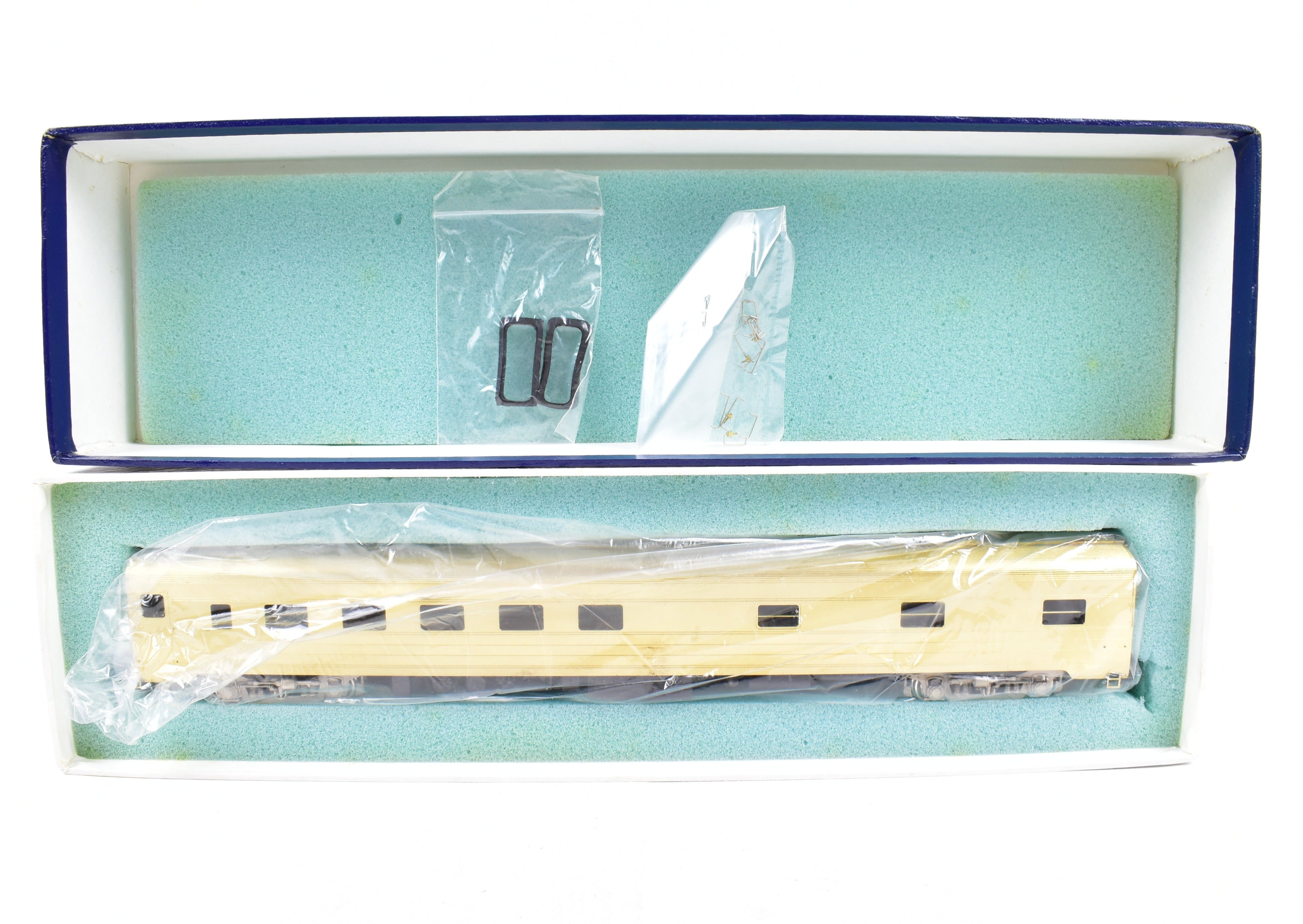 HO Scale Brass Missouri Pacific 10 Roomette - 6 Bedroom Sleeper Cars 610 - 615 by Cascade Models