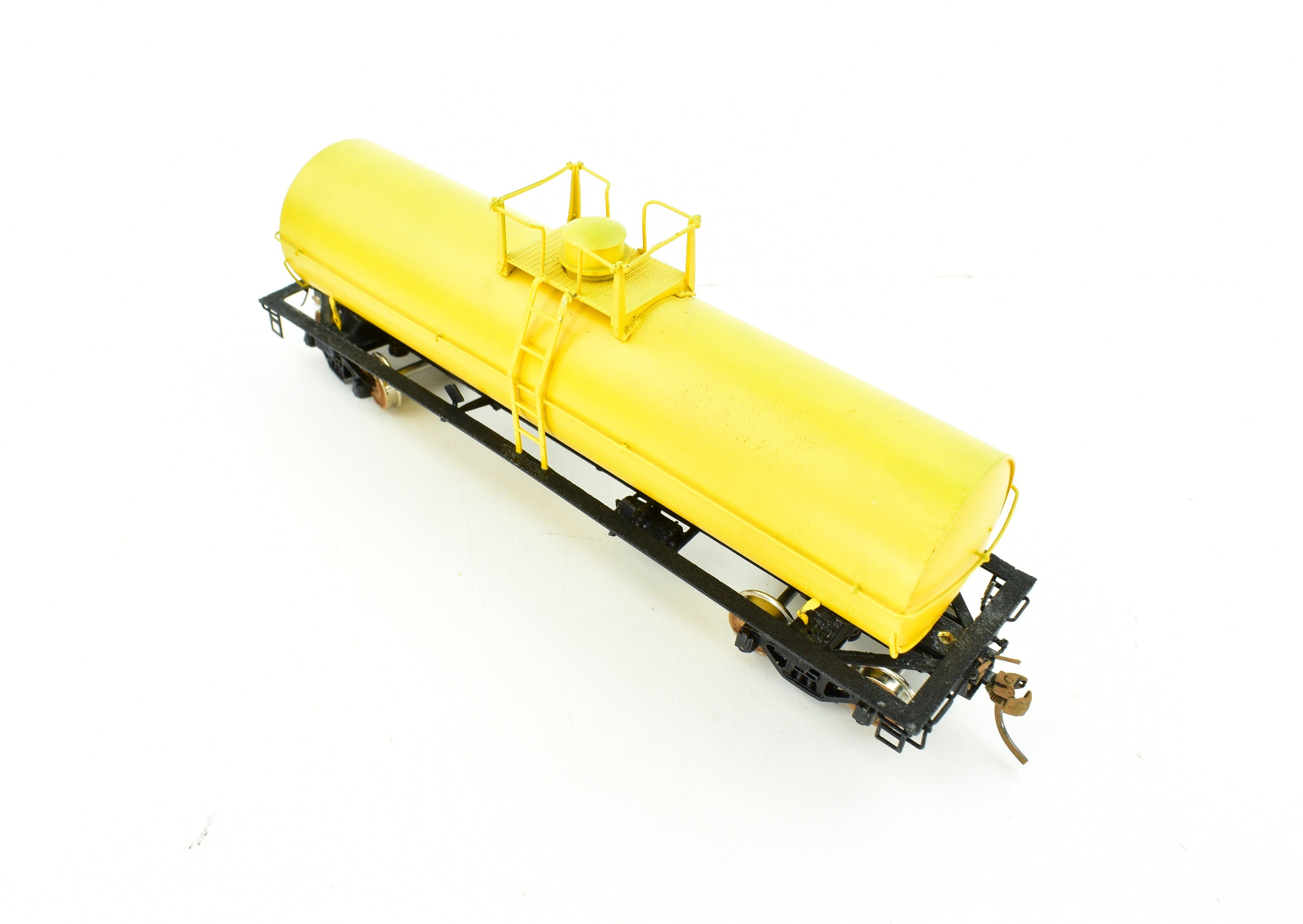 HO Scale Yellow Painted 11,141 Gallon Tank Car by Precision Scale Co.