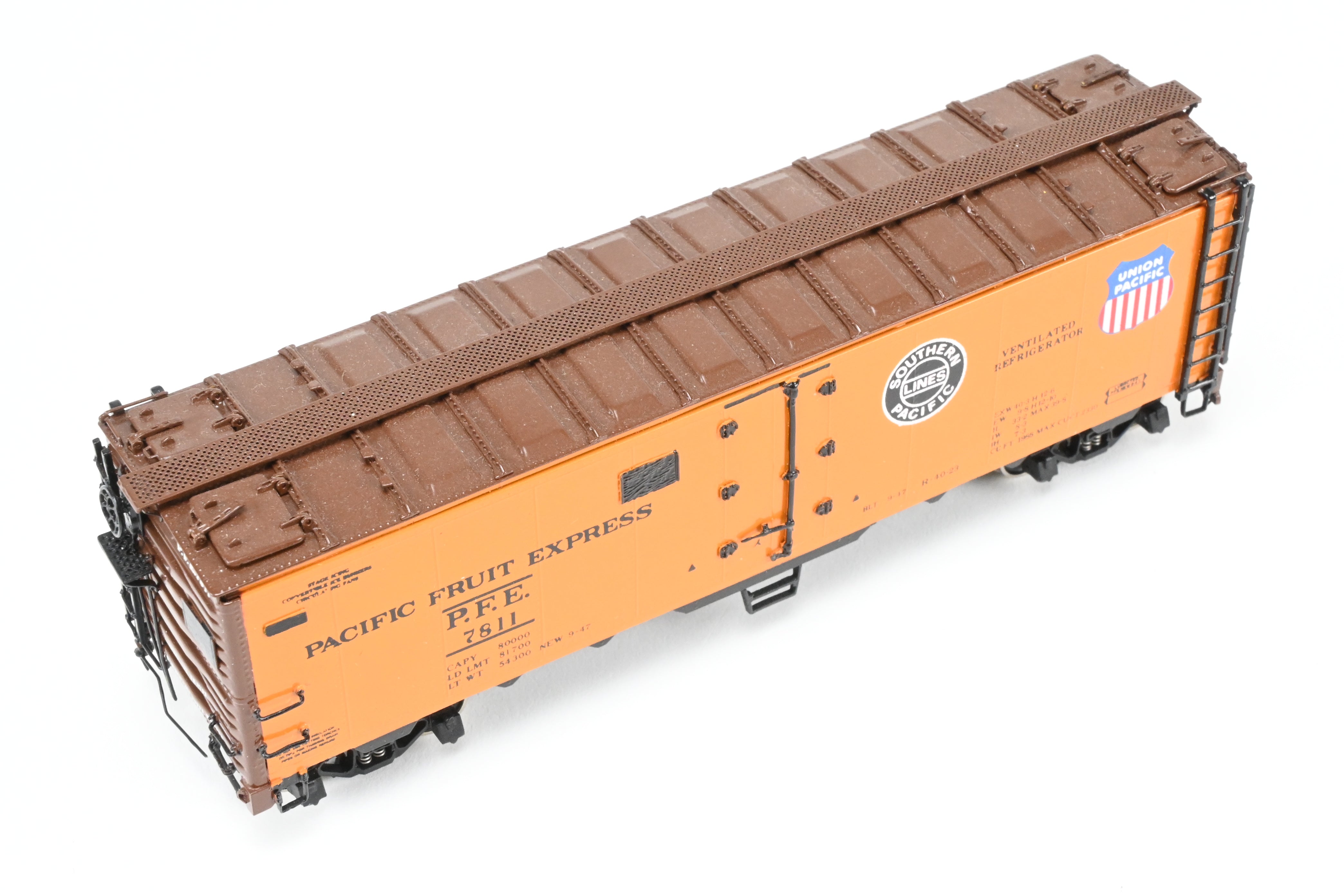 High - Quality HO Scale Brass CIL Challenger Imports Pacific Fruit Express R - 40 - 23 Steel Refrigerator Car Model with FP #7811