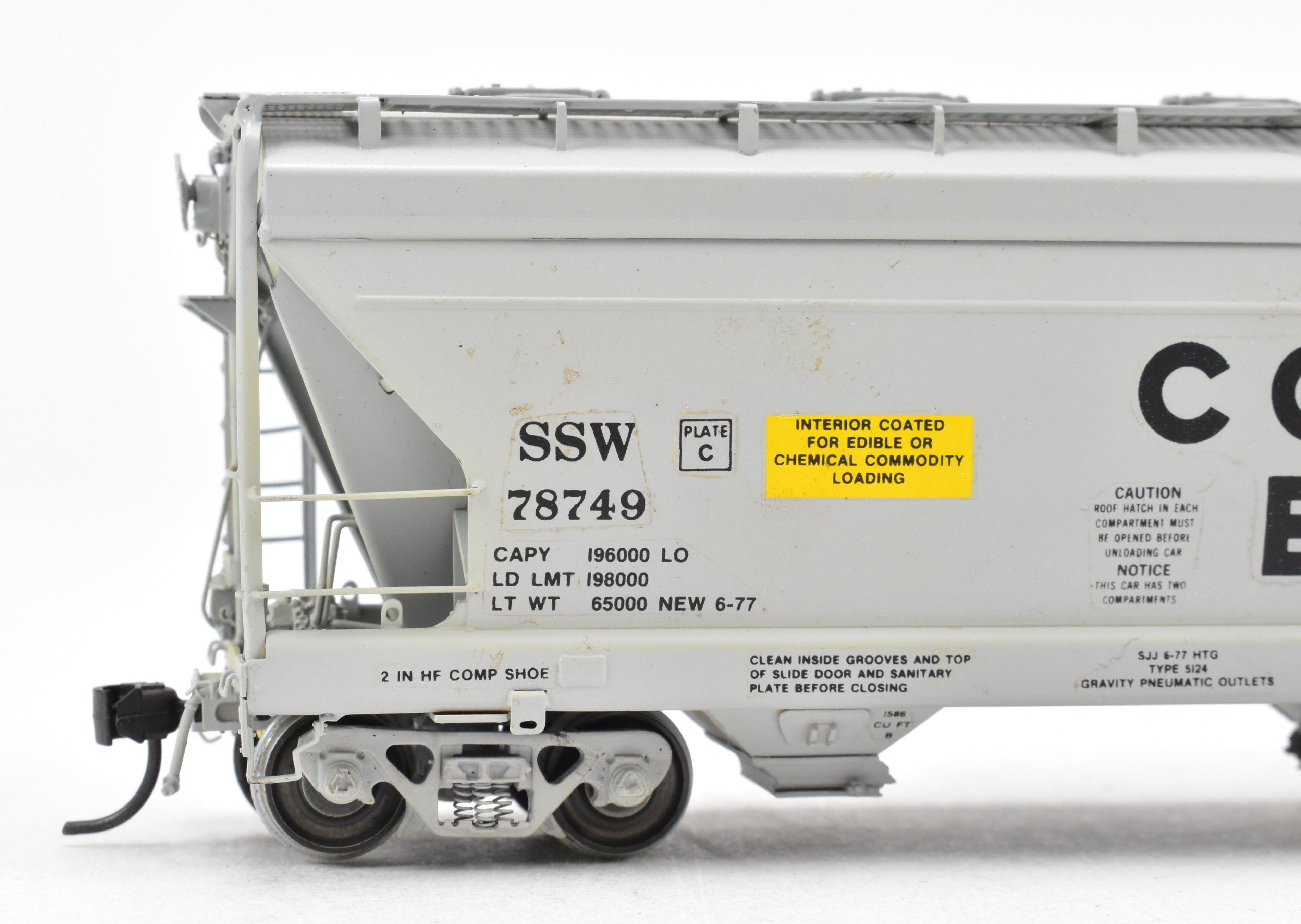 HO Scale Brass Model Train - Overland Models, Inc. (OMI) SSW - Cotton Belt ACF 3 - Bay Centerflow 4650 Covered Hopper with 6 Round Hatches, Car Number CP 78749