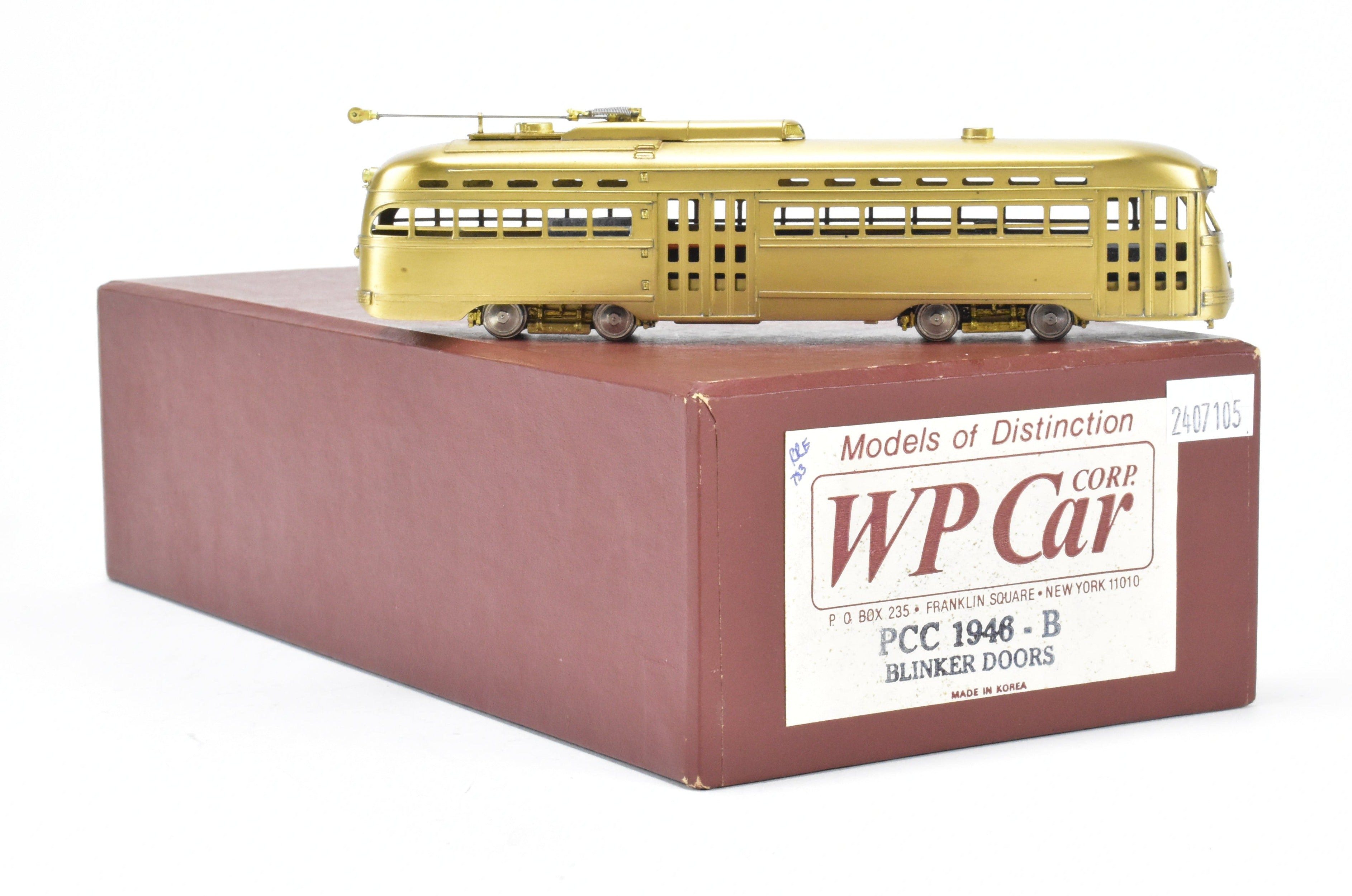 High - Quality HO Scale Brass Model of WP Car Corp. 1946 PCC Type - B Trolley with Blinker Doors for Model Railroading Enthusiasts
