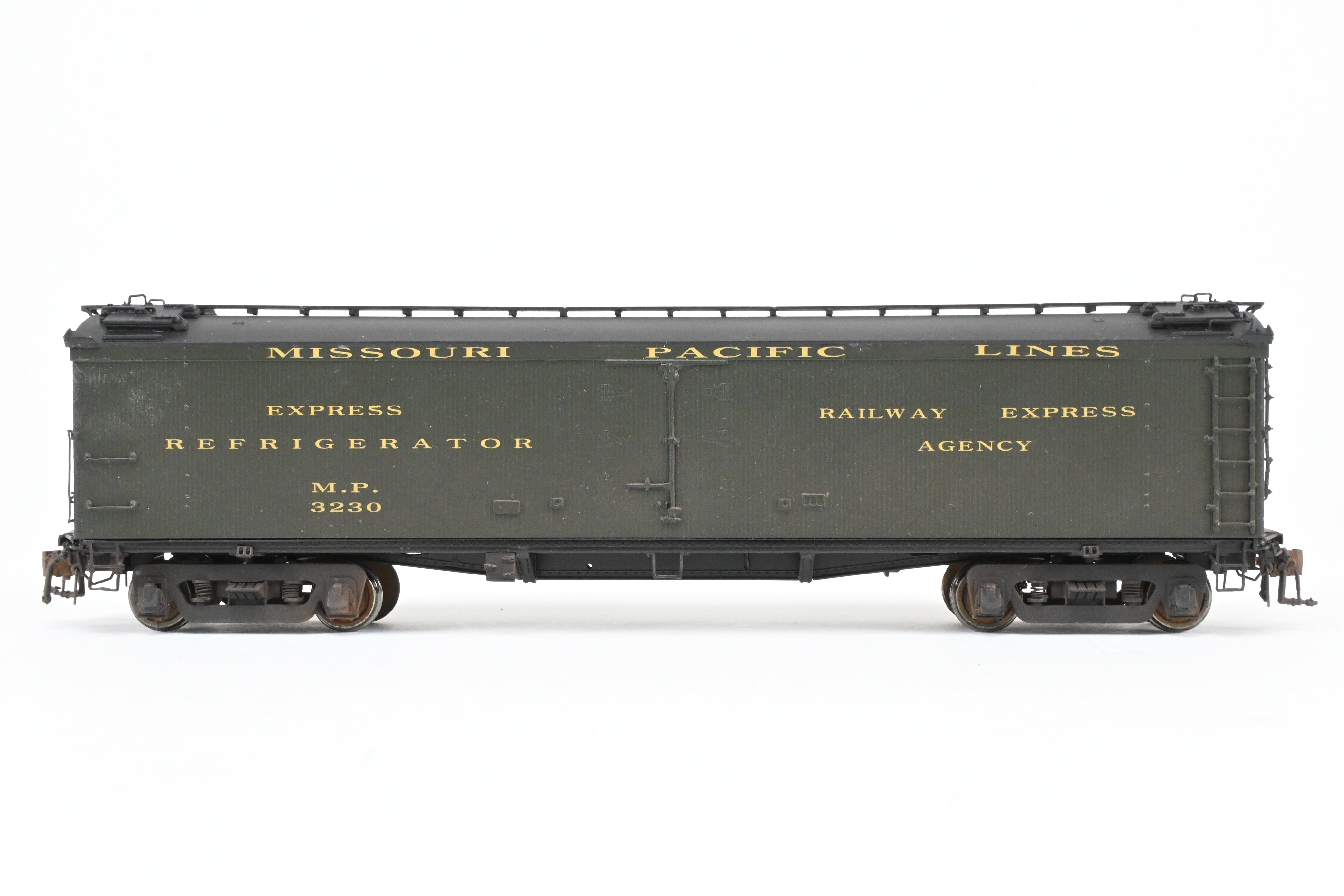 High - Quality HO Scale Brass Precision Scale Co. Missouri Pacific BR Class 53' 6 Reefer Model with Miner Brake System and FP Feature