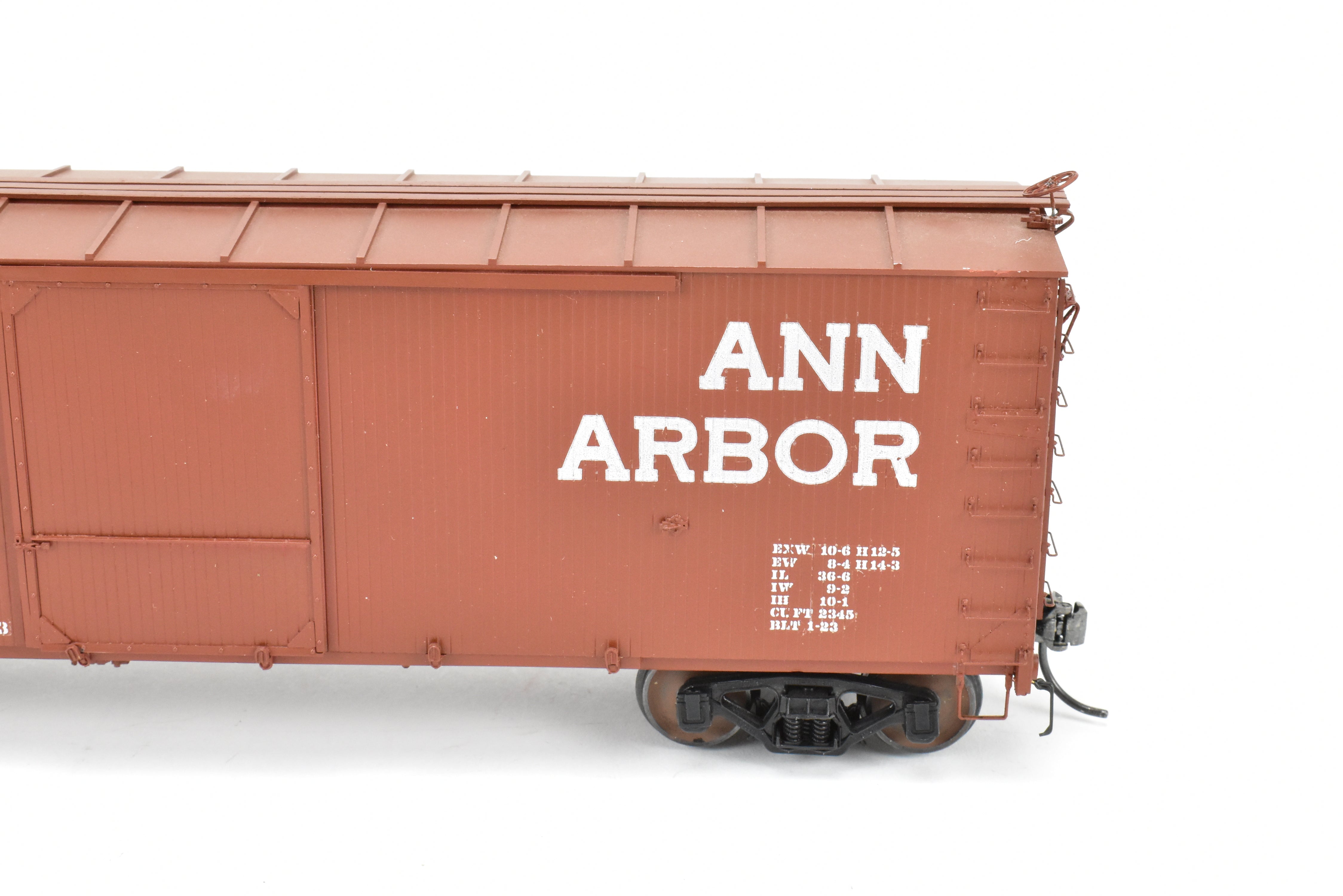 O Scale Model Train Collectible: Rails Unlimited Ann Arbor Custom-Built and Painted 40' USRA Double Sheath Boxcar