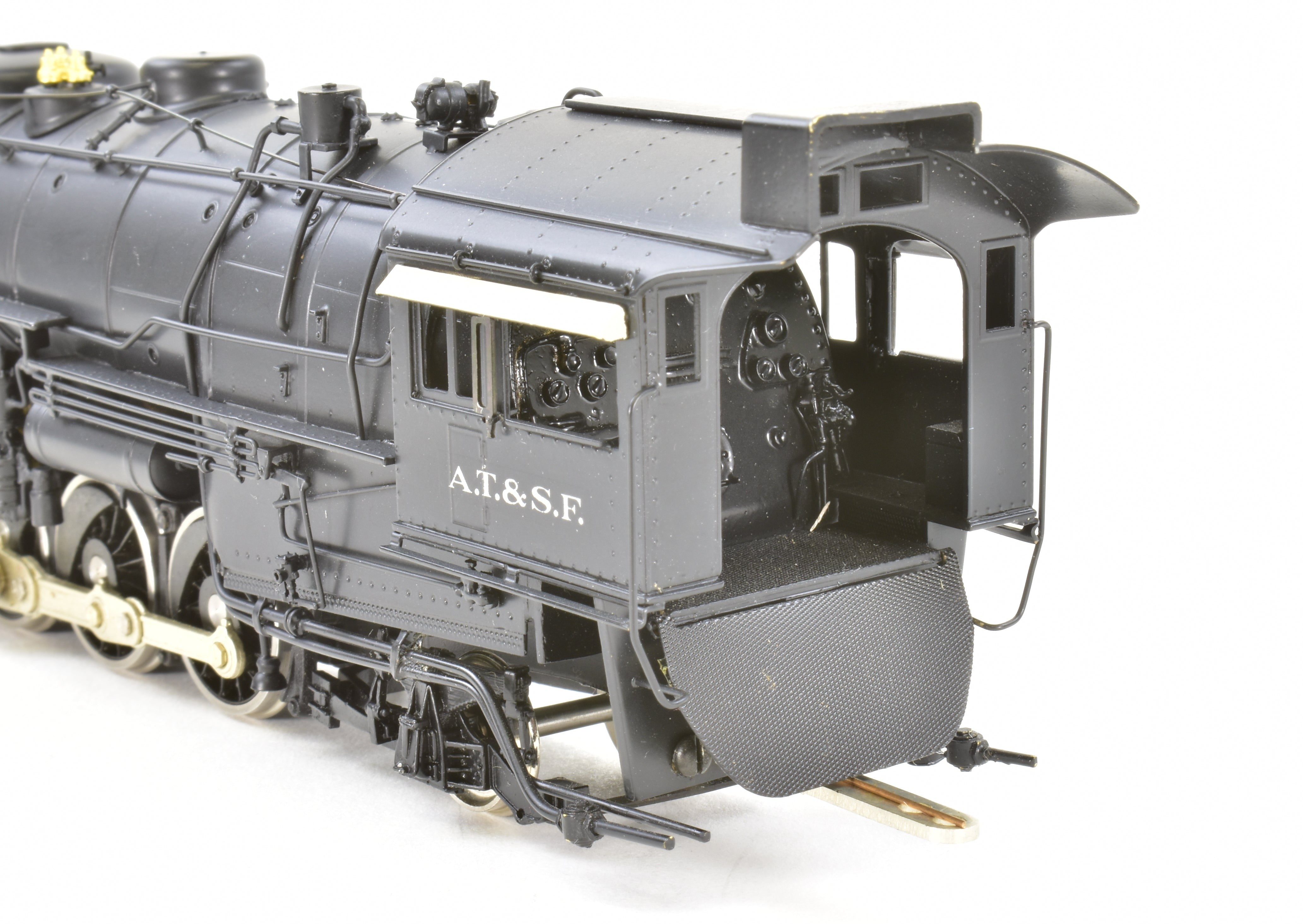 High - Quality HO Scale Brass Model Train Key Imports ATSF - Santa Fe 2 - 10 - 2 No. 3820 Factory - Painted CS - 52 for Model Railroading Enthusiasts