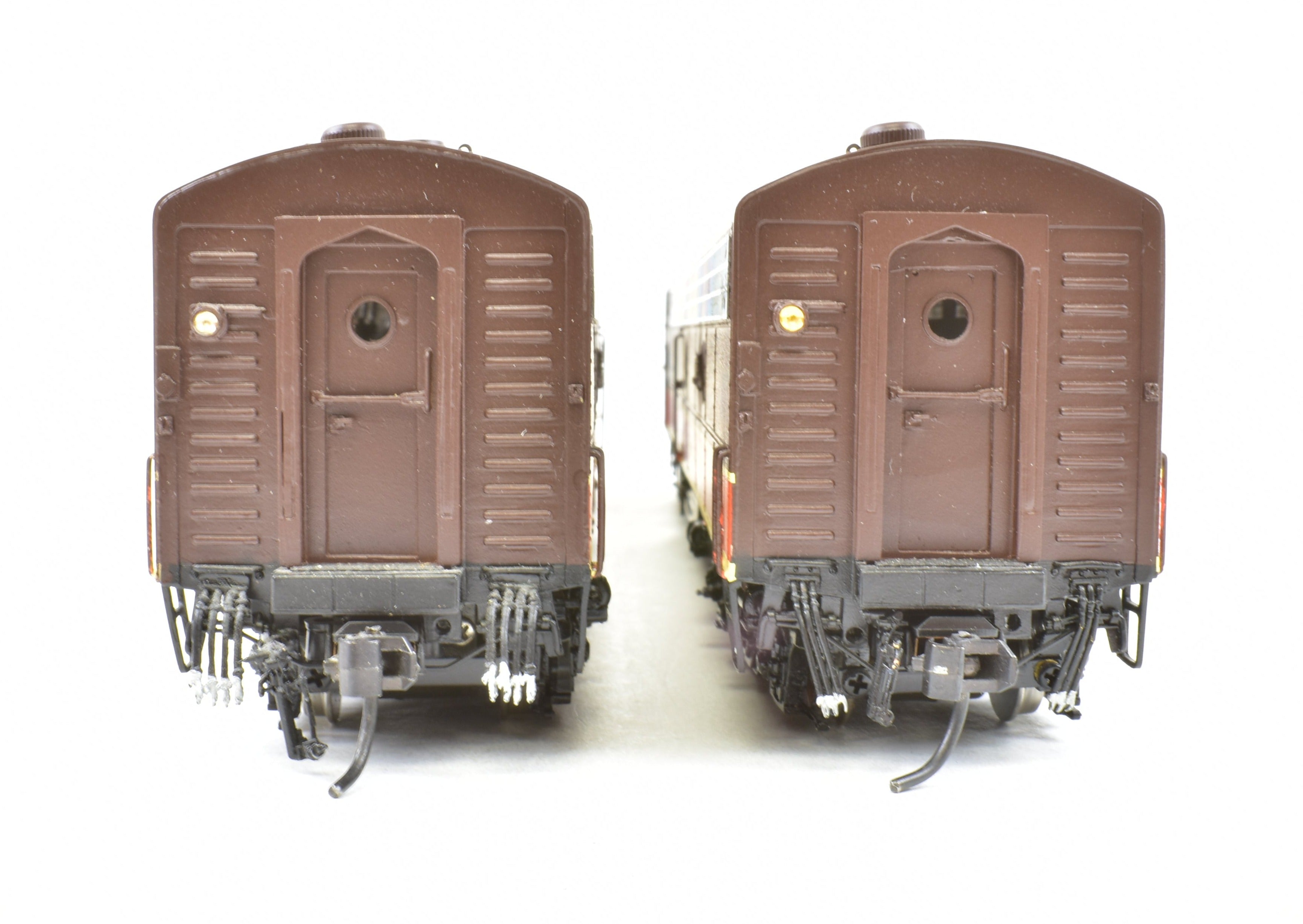 Overland Models IC Illinois Central EMD E9 - A & E8 - B Set, Pro - Painted, ReBoxx