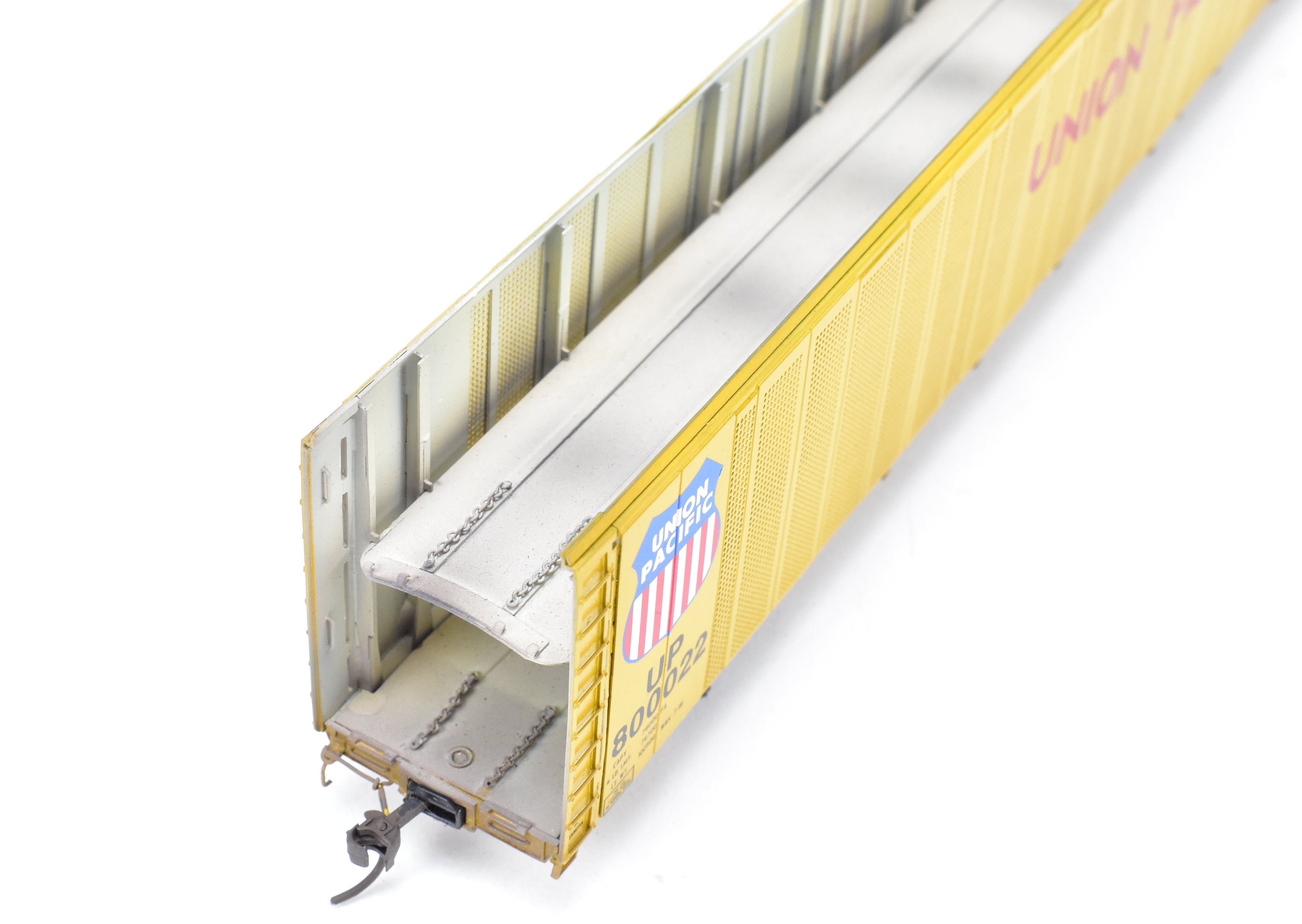 HO Scale Brass Model Railroad Auto Rack Bi - Level Freight Car by Overland Models, Inc. for Union Pacific, Safe - T - Pack Design, No. 800022