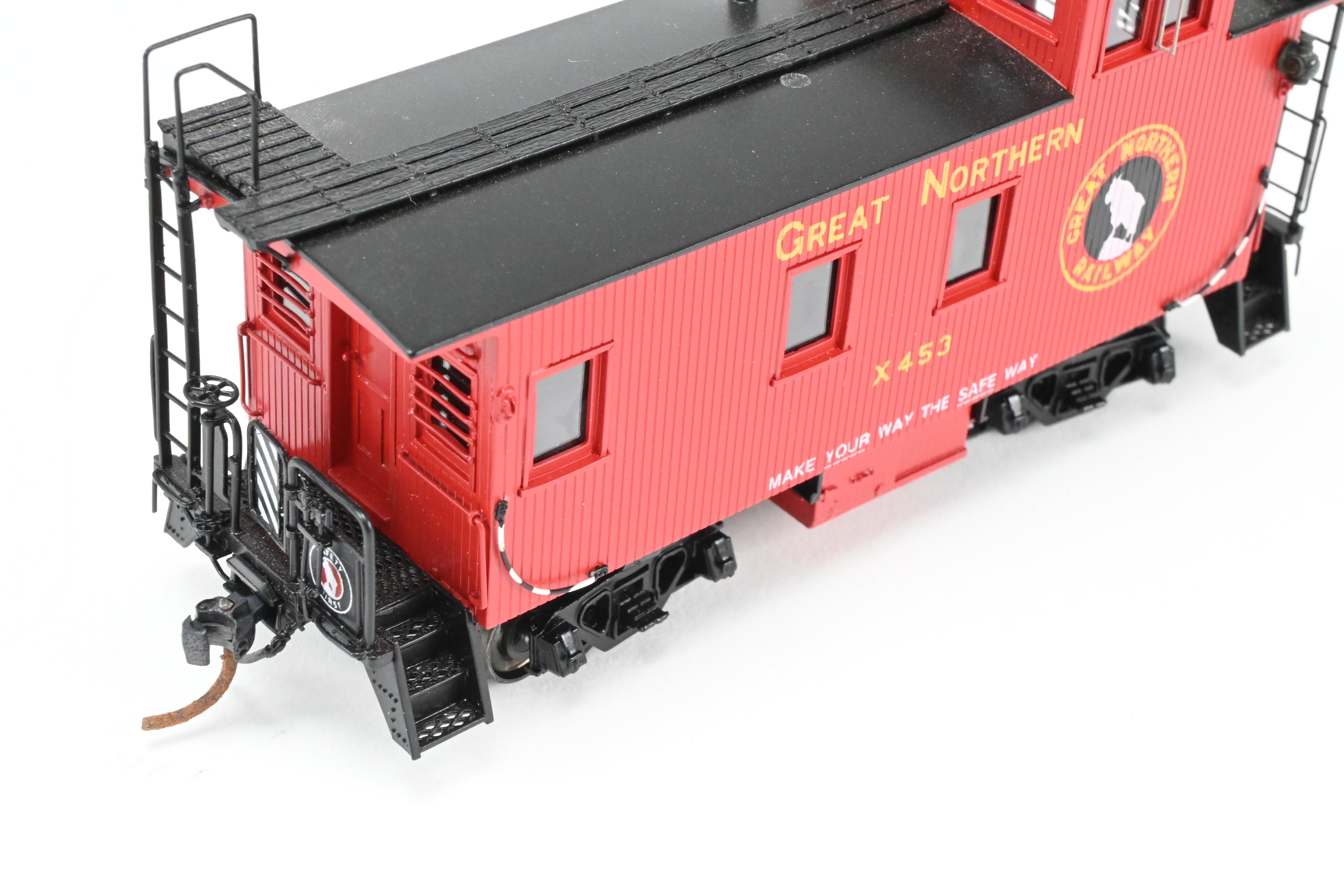 HO Scale Brass 25' Wood Caboose by Challenger Imports with Marker Lights
