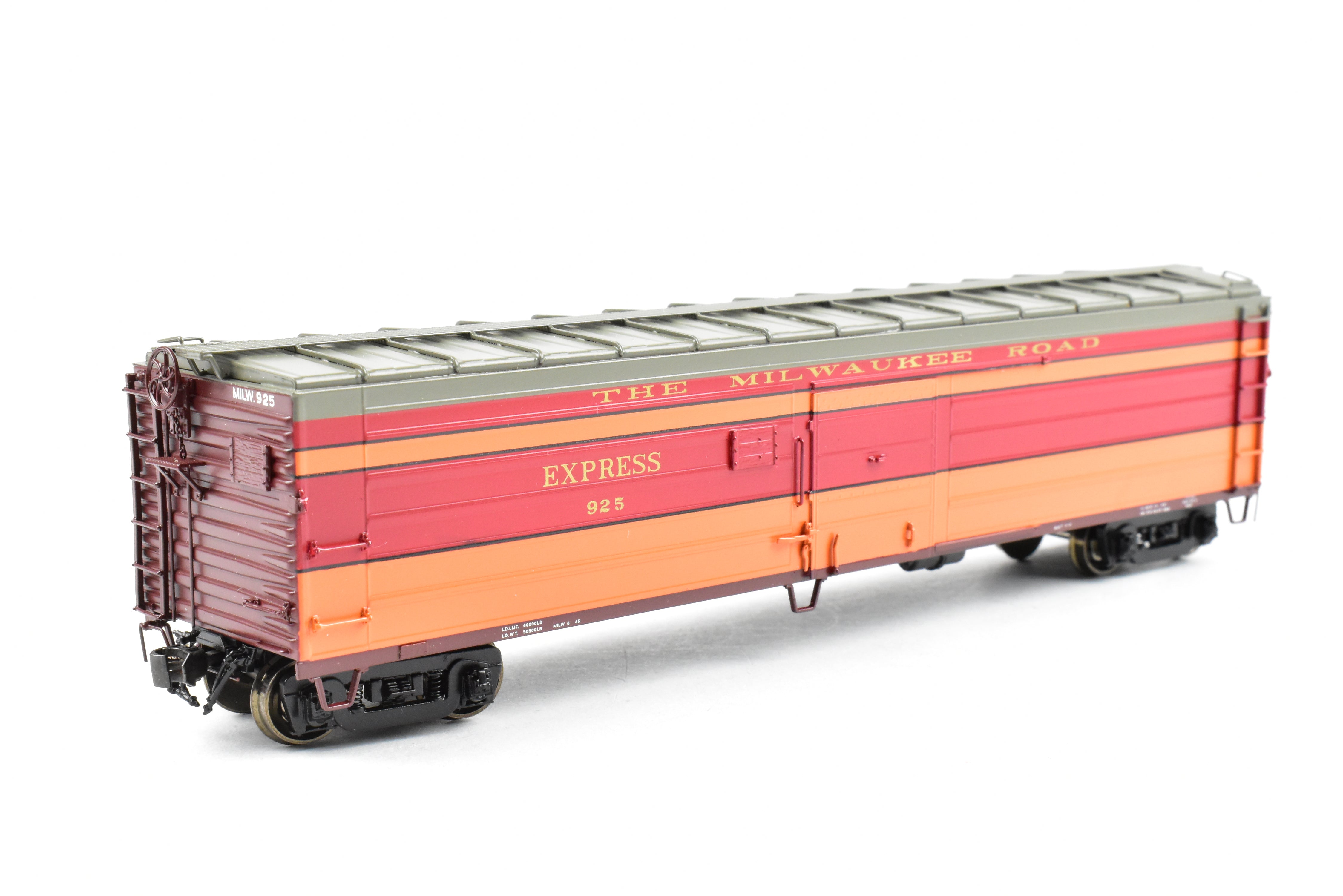 High - Quality HO Scale Brass Railway Classics MILW - Milwaukee Road 50 - Foot Passenger Express Boxcar with 1948 Factory Paint Scheme and Road Number #925