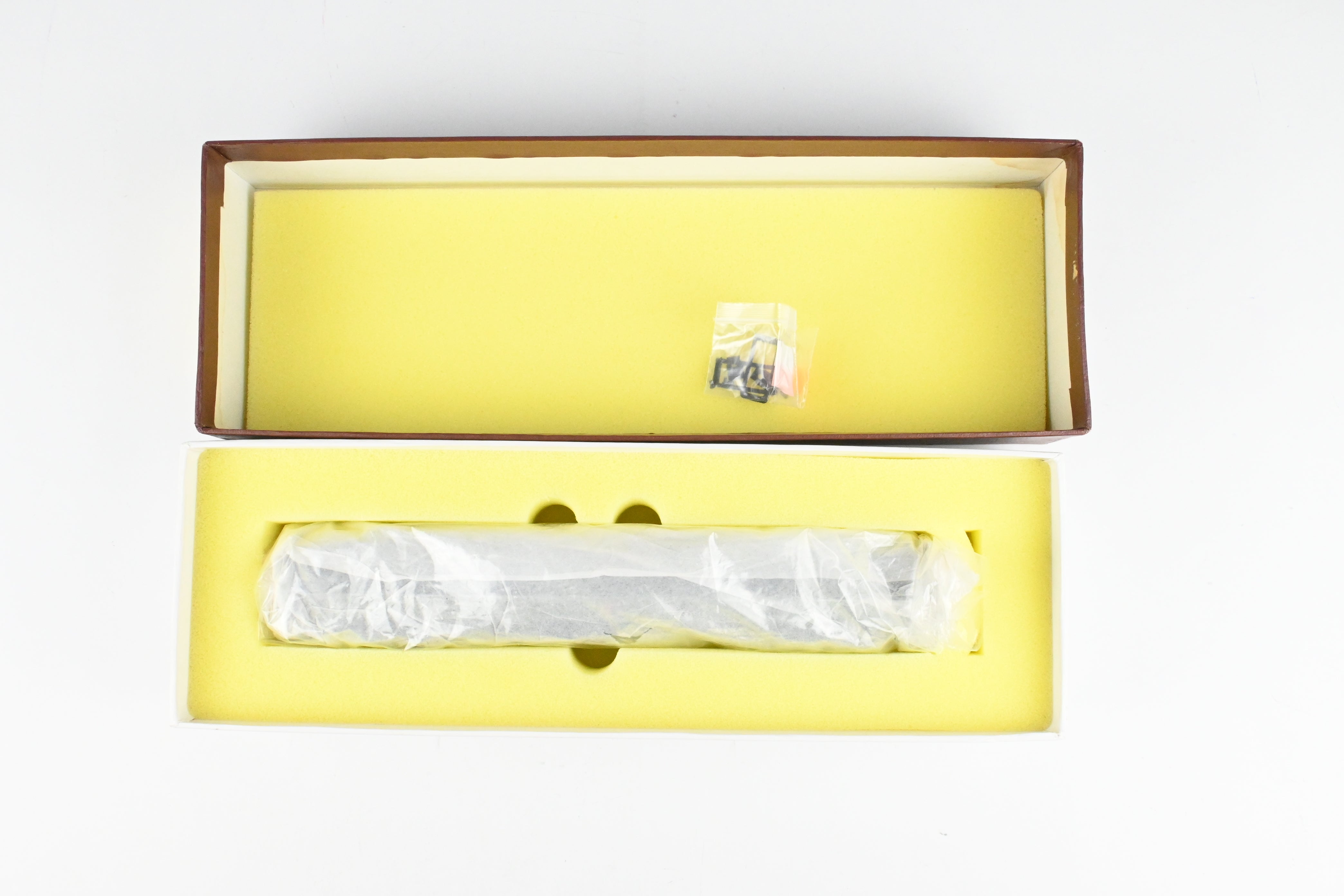HO Scale Brass Northern Pacific Mail & Express Car FP Loewy No. 1443 by W&R Enterprises